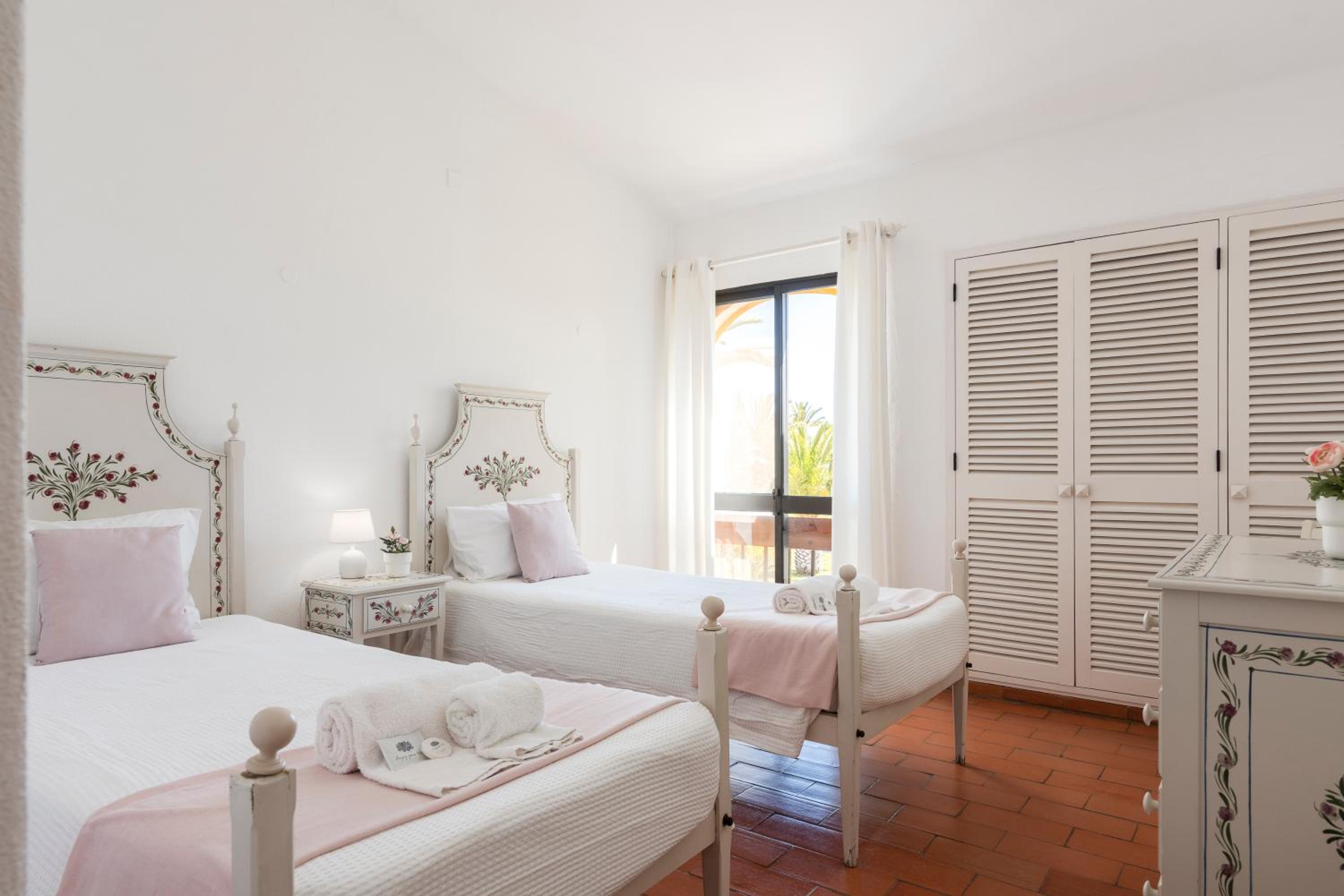 Aldeia do Golfe - Private condominium by HD view 3