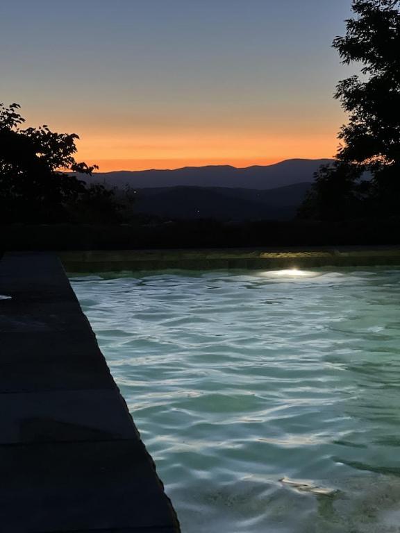 5500 sf cabin 6 king 2 queen beds heated pool spa game room mountain views view 2