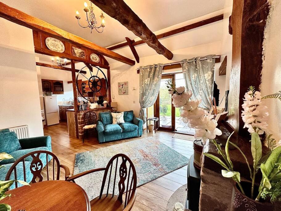 Detached ONE LEVEL stone barn (Rowan Cottage) view 3