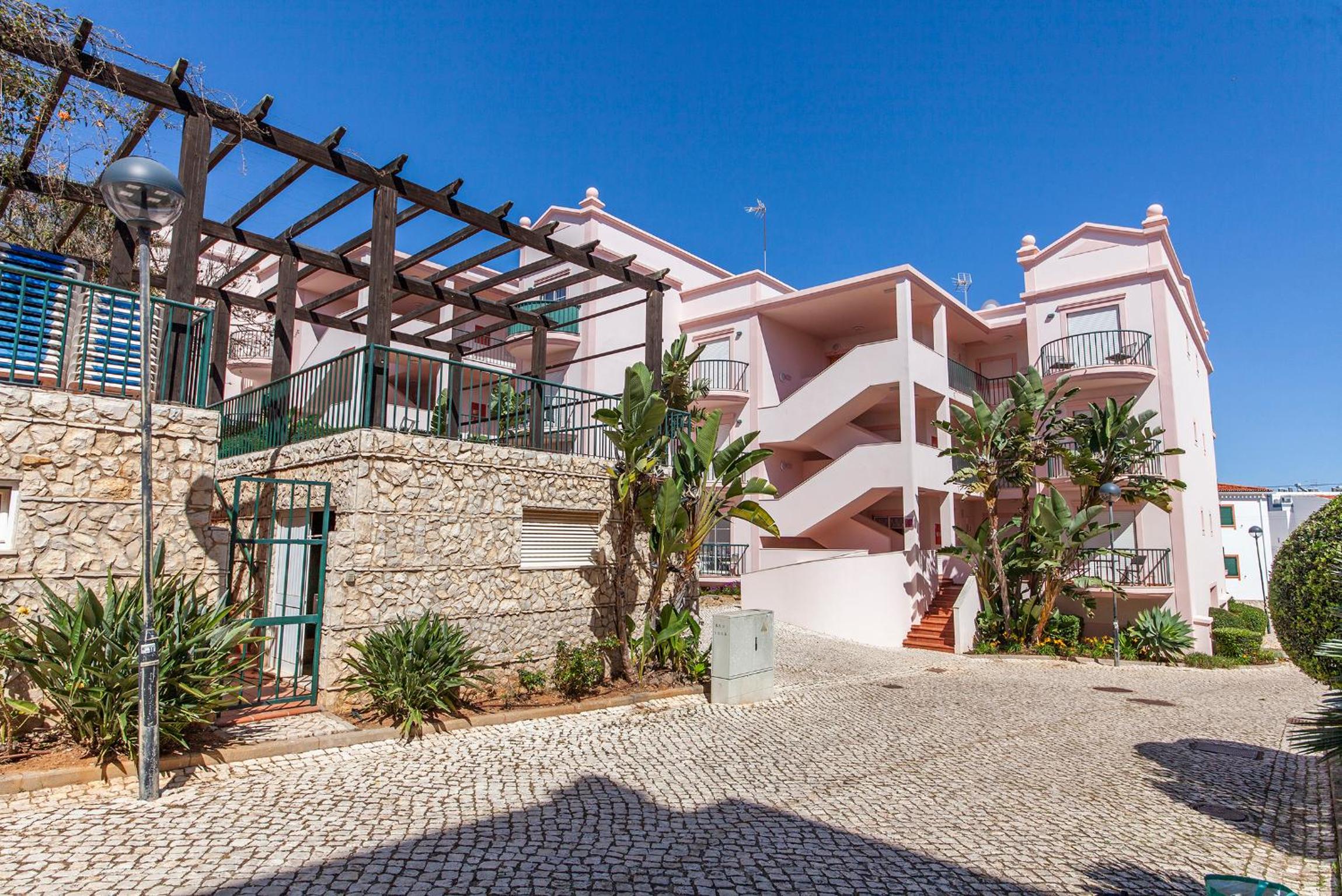 Hotel B73 - Luz Sun Holiday Apartment - Image 1