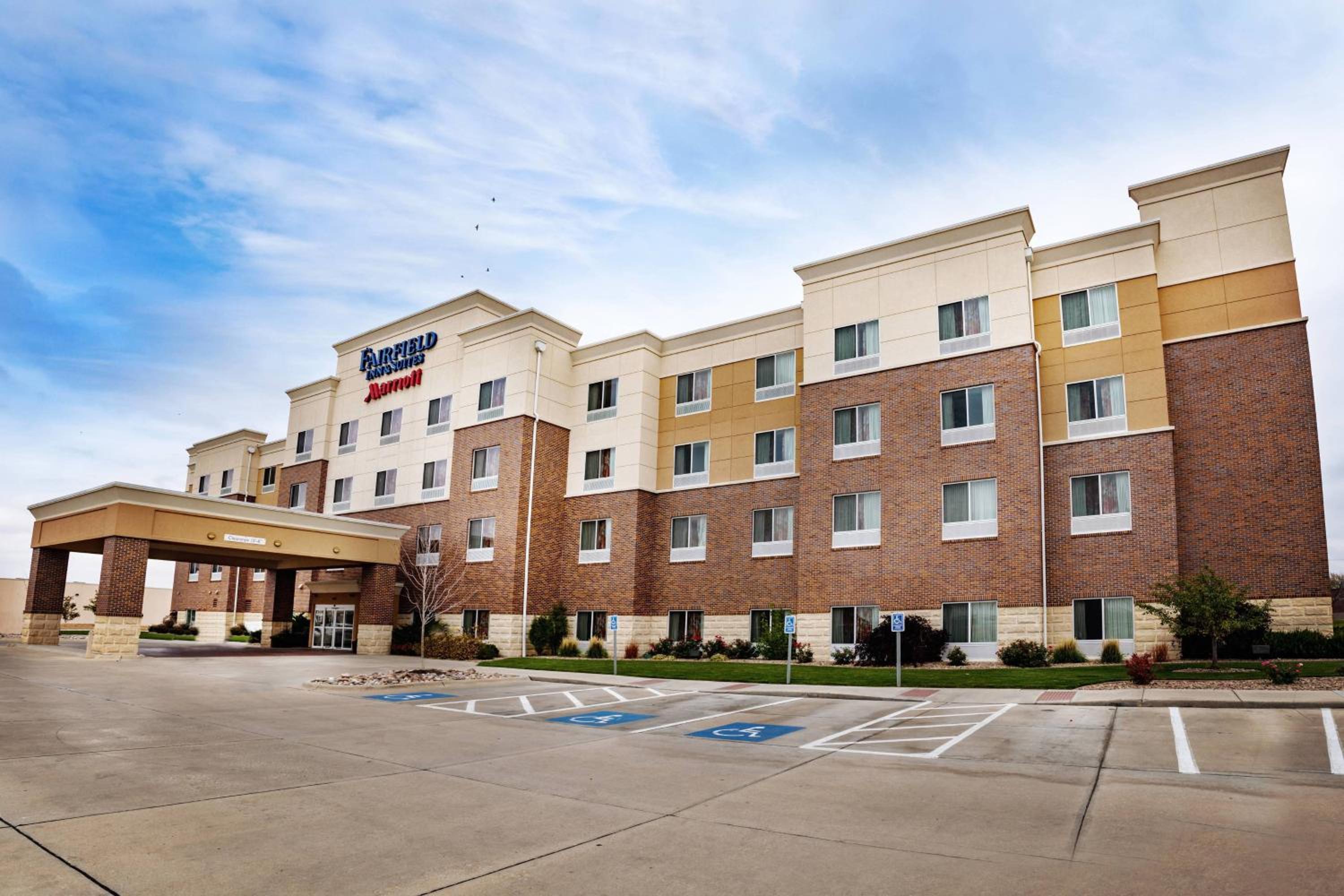 Hotel Fairfield Inn & Suites by Marriott Grand Island - Image 1