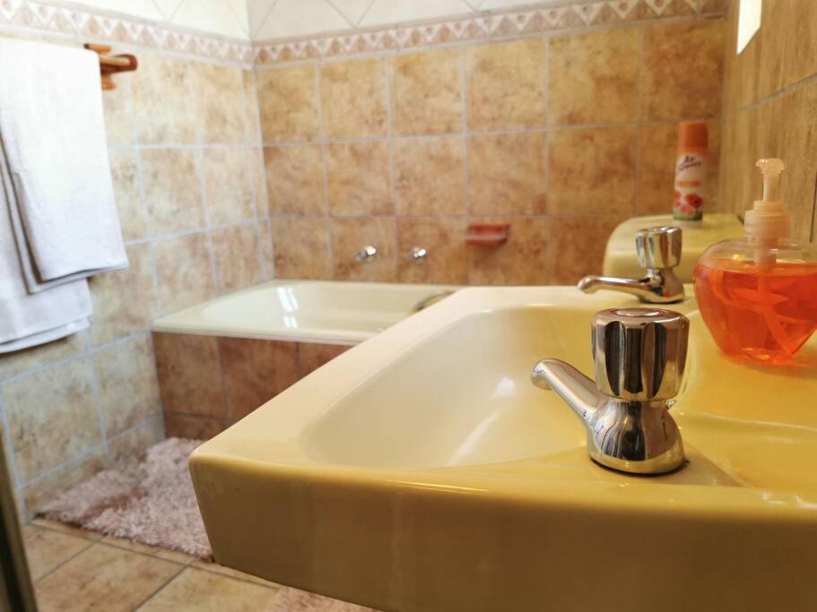 Stunning 2 Bedrooms and 2 Bathroom No loadshedding