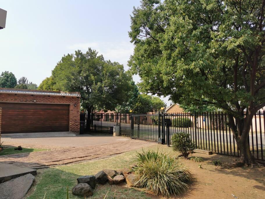 Stunning 2 Bedrooms and 2 Bathroom No loadshedding