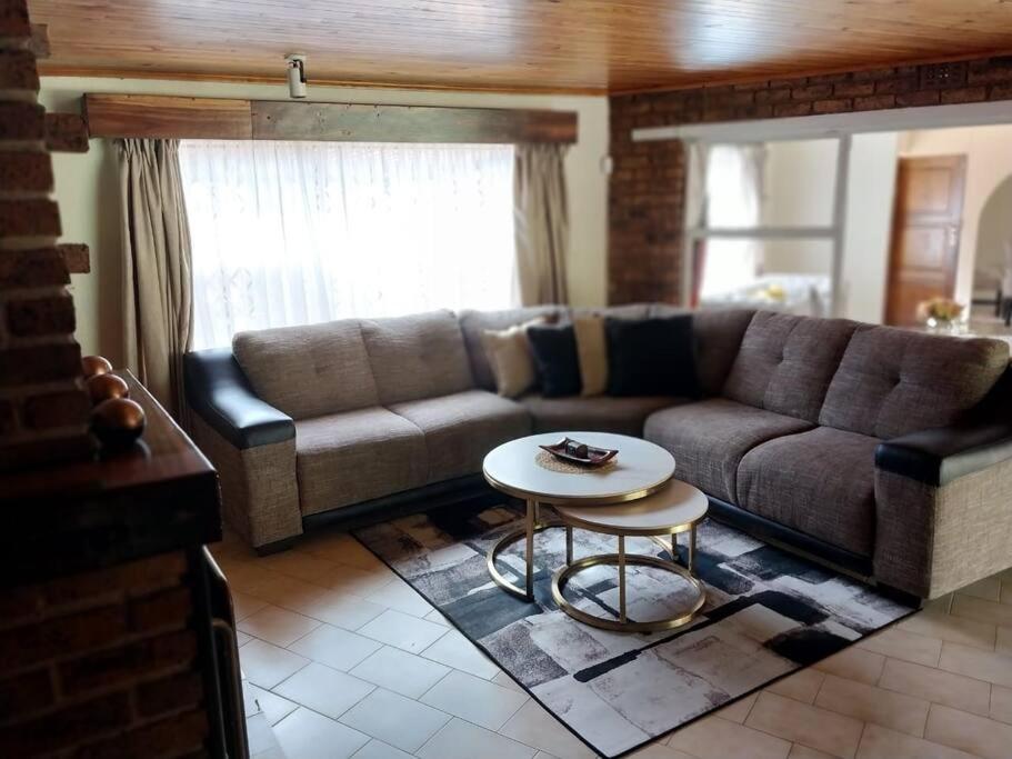 Stunning 2 Bedrooms and 2 Bathroom No loadshedding