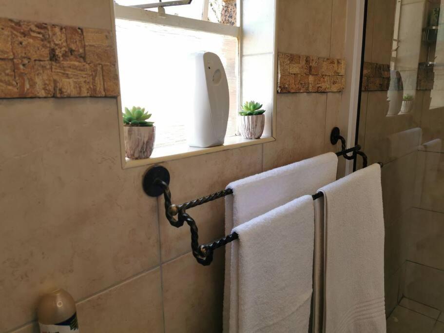 Stunning 2 Bedrooms and 2 Bathroom No loadshedding