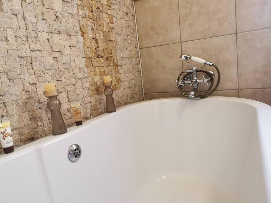 Stunning 2 Bedrooms and 2 Bathroom No loadshedding