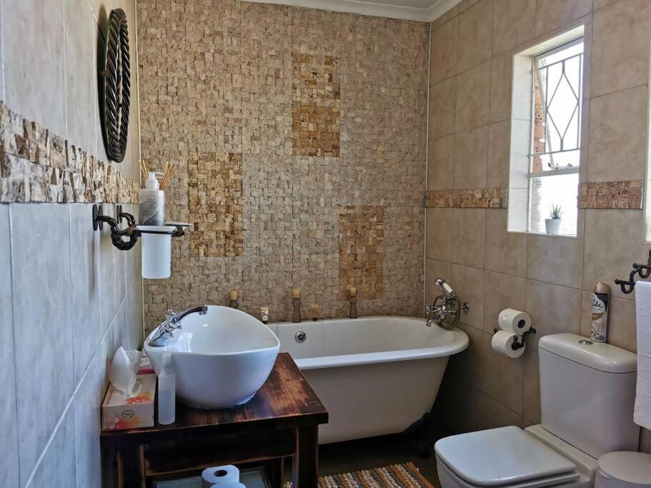 Stunning 2 Bedrooms and 2 Bathroom No loadshedding