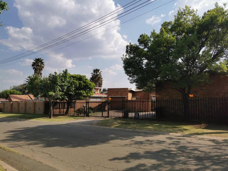 Stunning 2 Bedrooms and 2 Bathroom No loadshedding