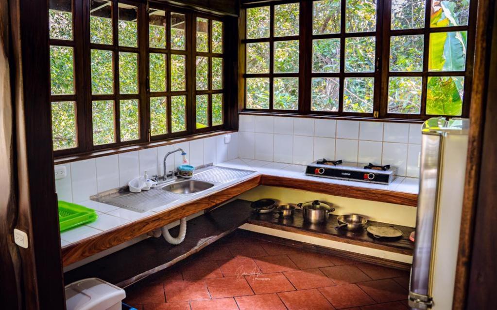 FLOR DE PARAISO BUNGALOWS