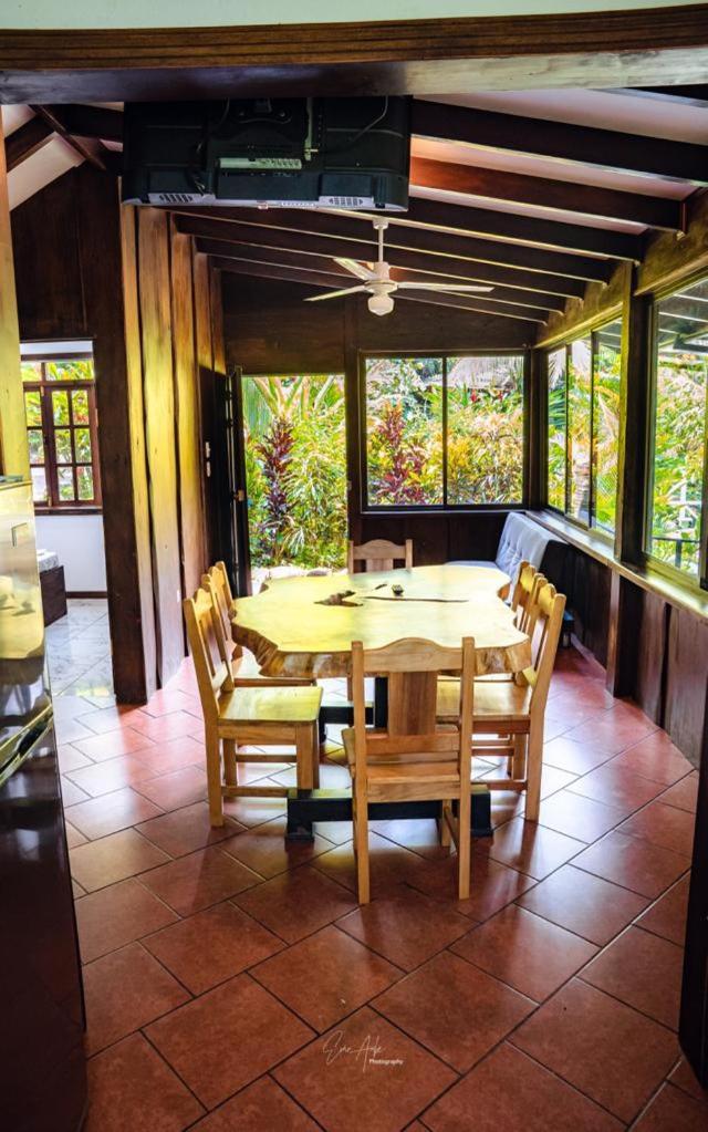 FLOR DE PARAISO BUNGALOWS