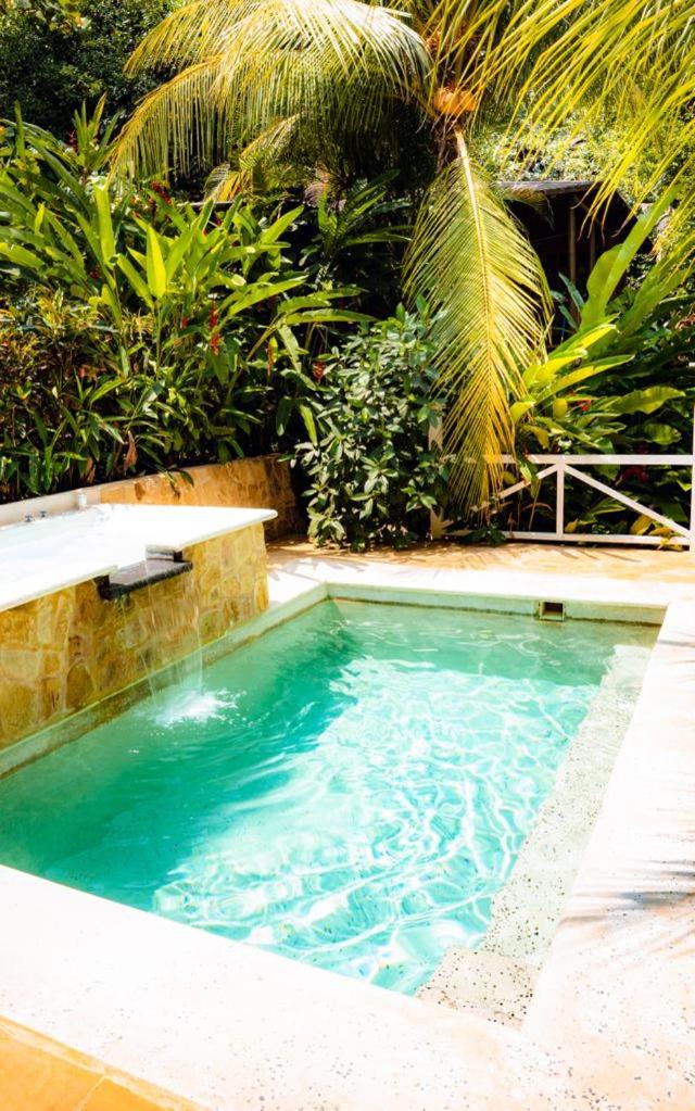 FLOR DE PARAISO BUNGALOWS