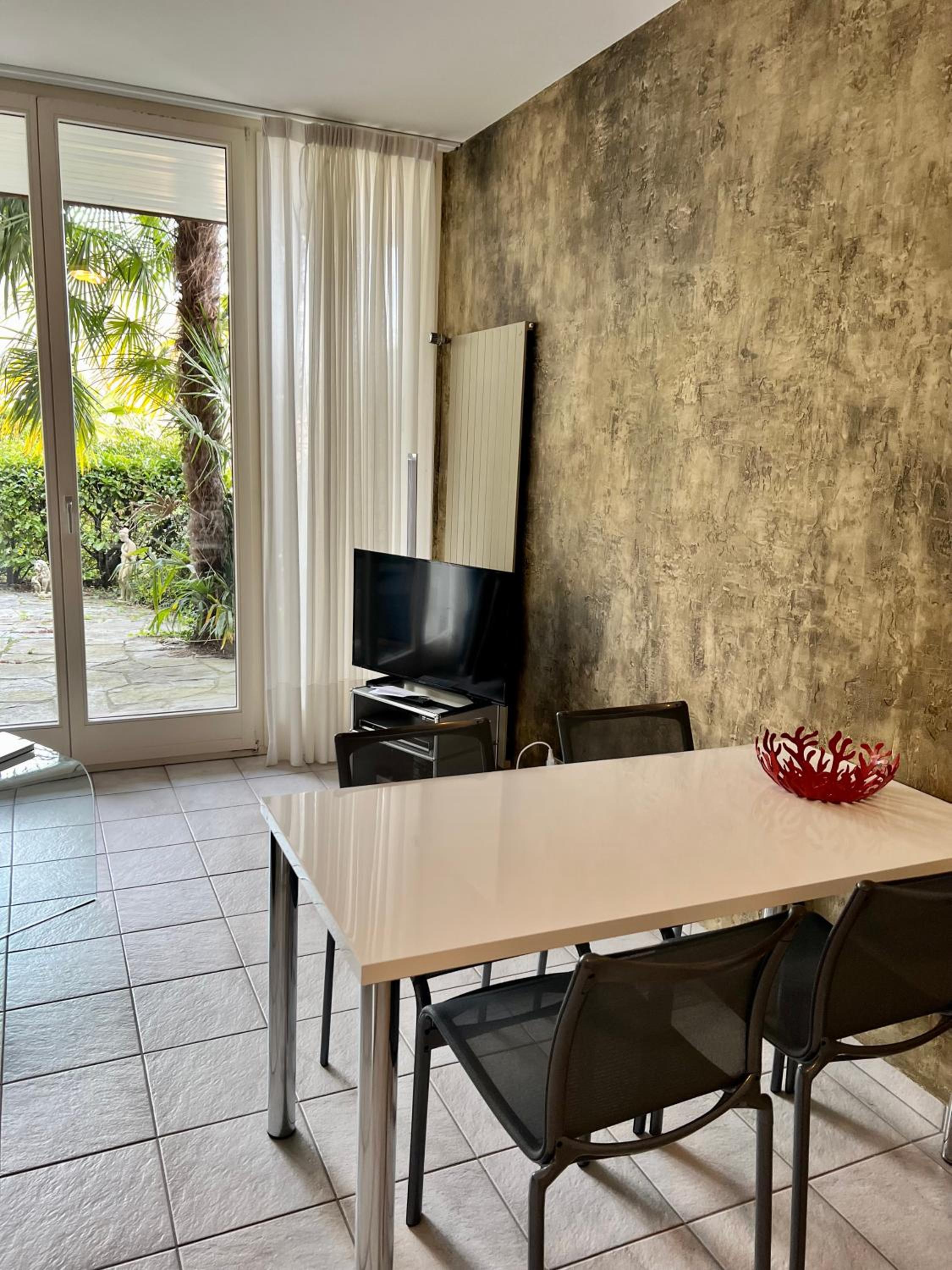 Wohnung mit Aussicht auf Lago Maggiore & Pool