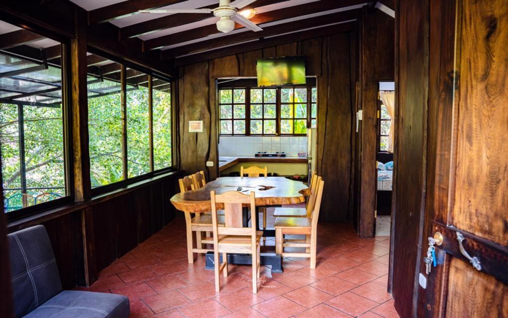 FLOR DE PARAISO BUNGALOWS