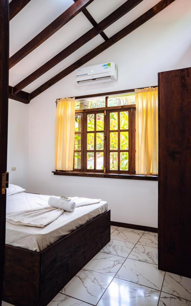 FLOR DE PARAISO BUNGALOWS