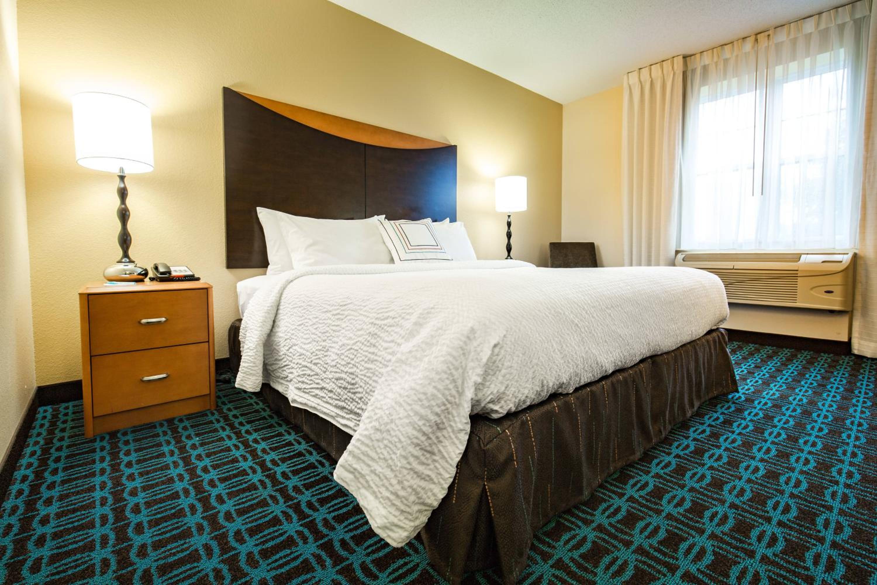 Fairfield Inn and Suites by Marriott Portsmouth Exeter - Property Image 1
