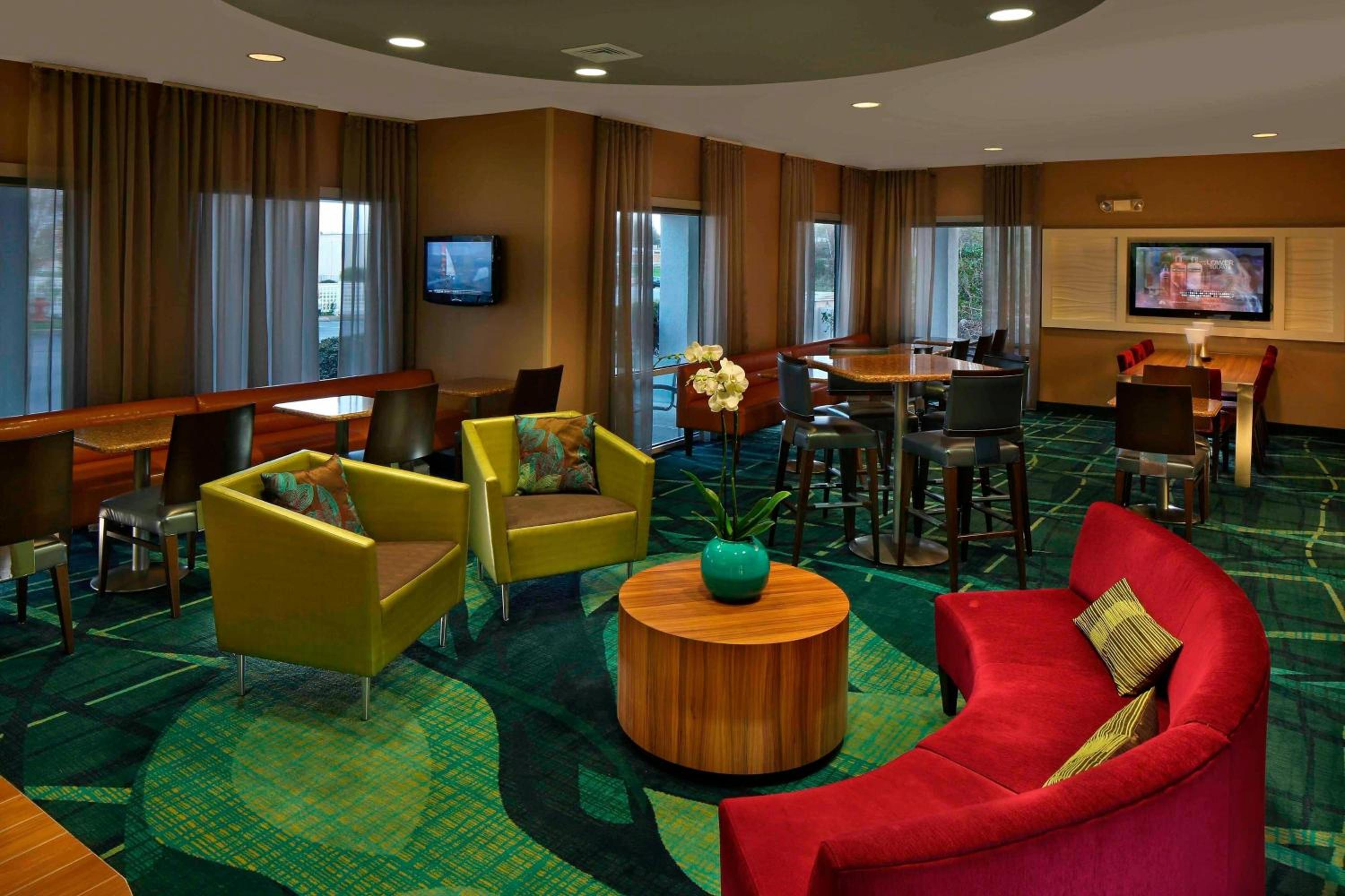 SpringHill Suites by Marriott Waterford / Mystic - Property Image 2