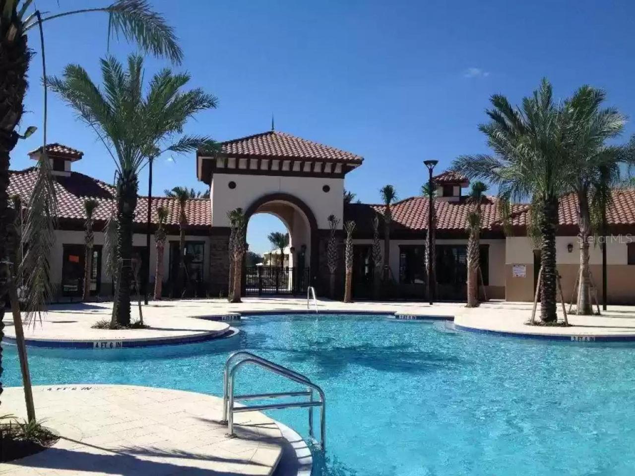 Solterra resort 5 beds pool gameroom near Disney