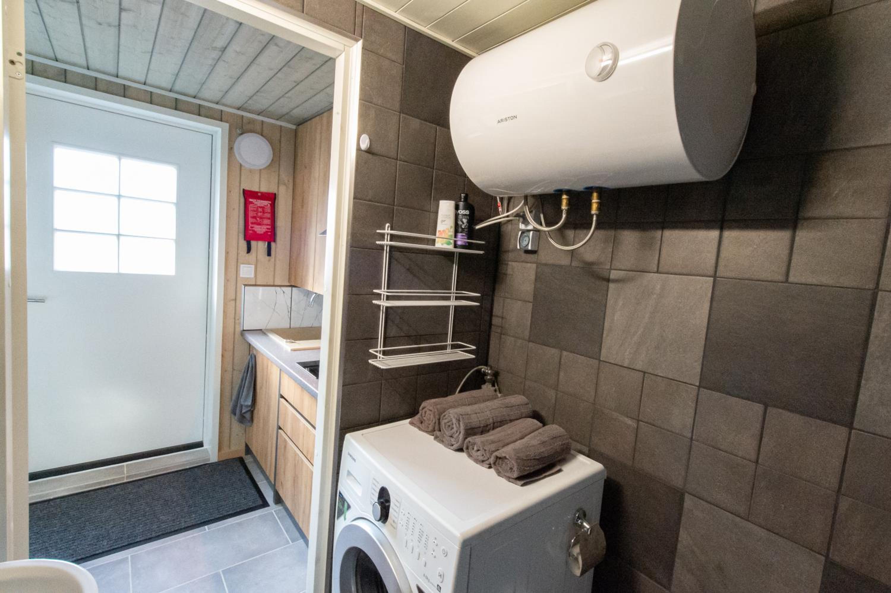 Reiu Holiday Home