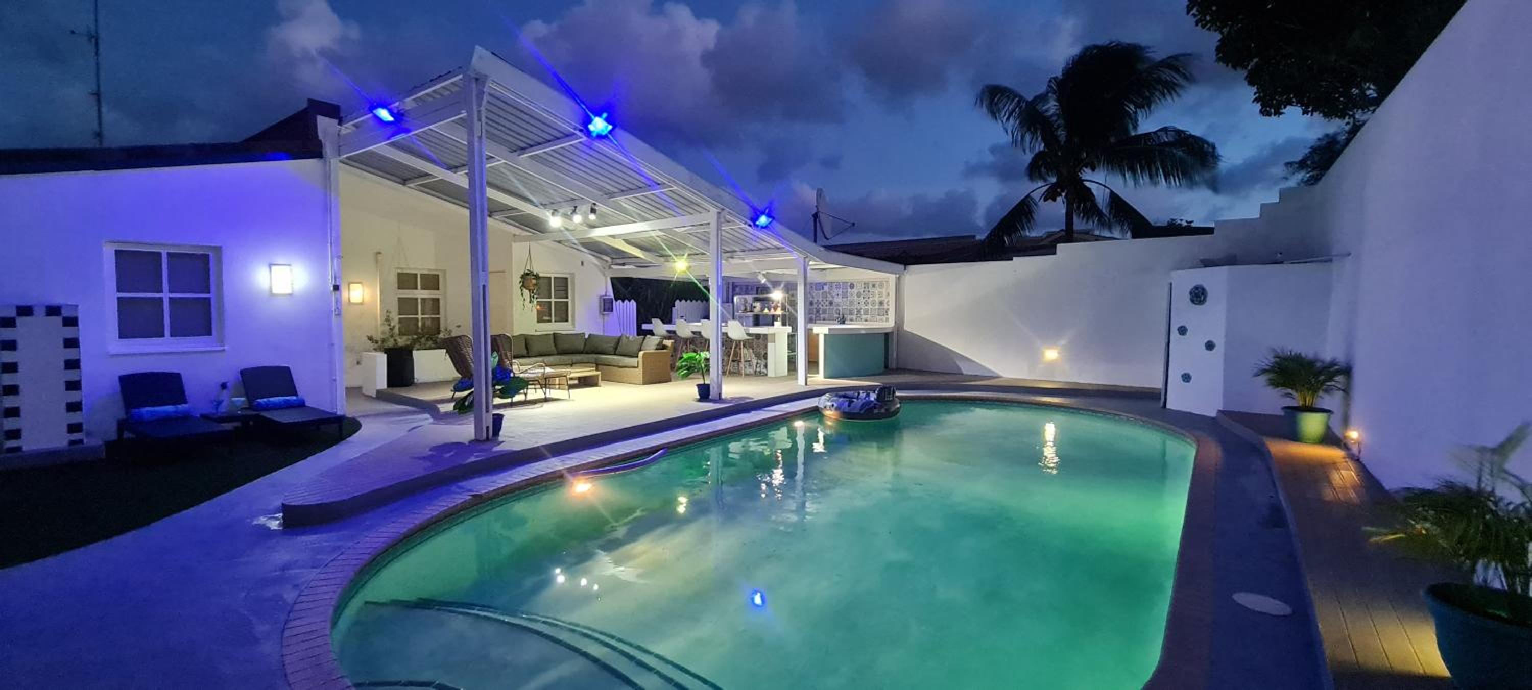 Family and friends villa with big private pool