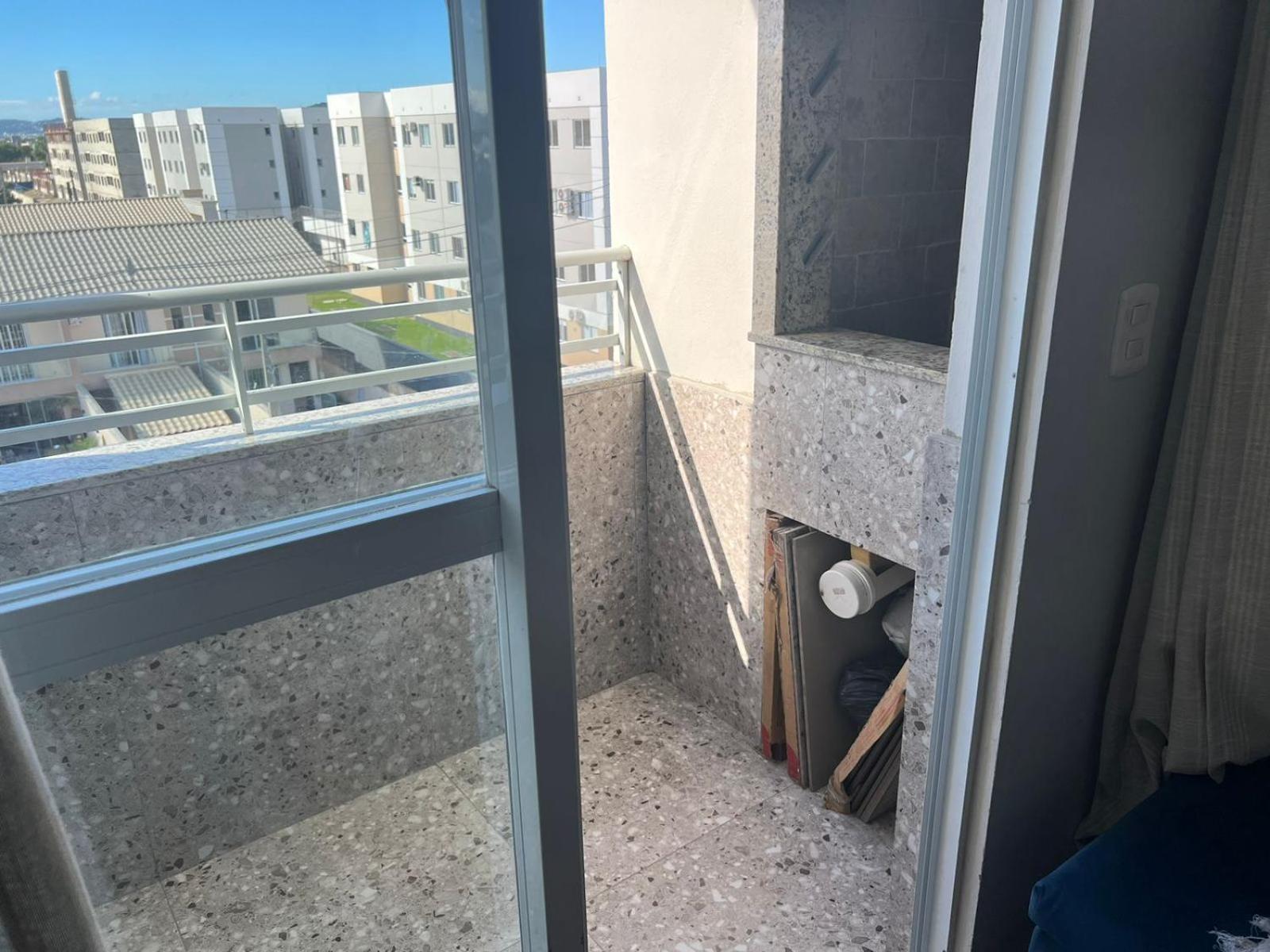 Lindo apartamento completo e com garagem coberta