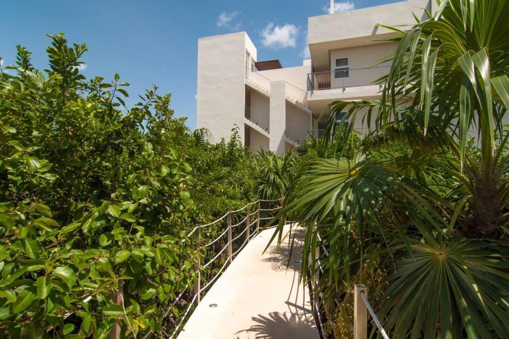 Ground level Garden condo at Akumal south by TAO Santamar