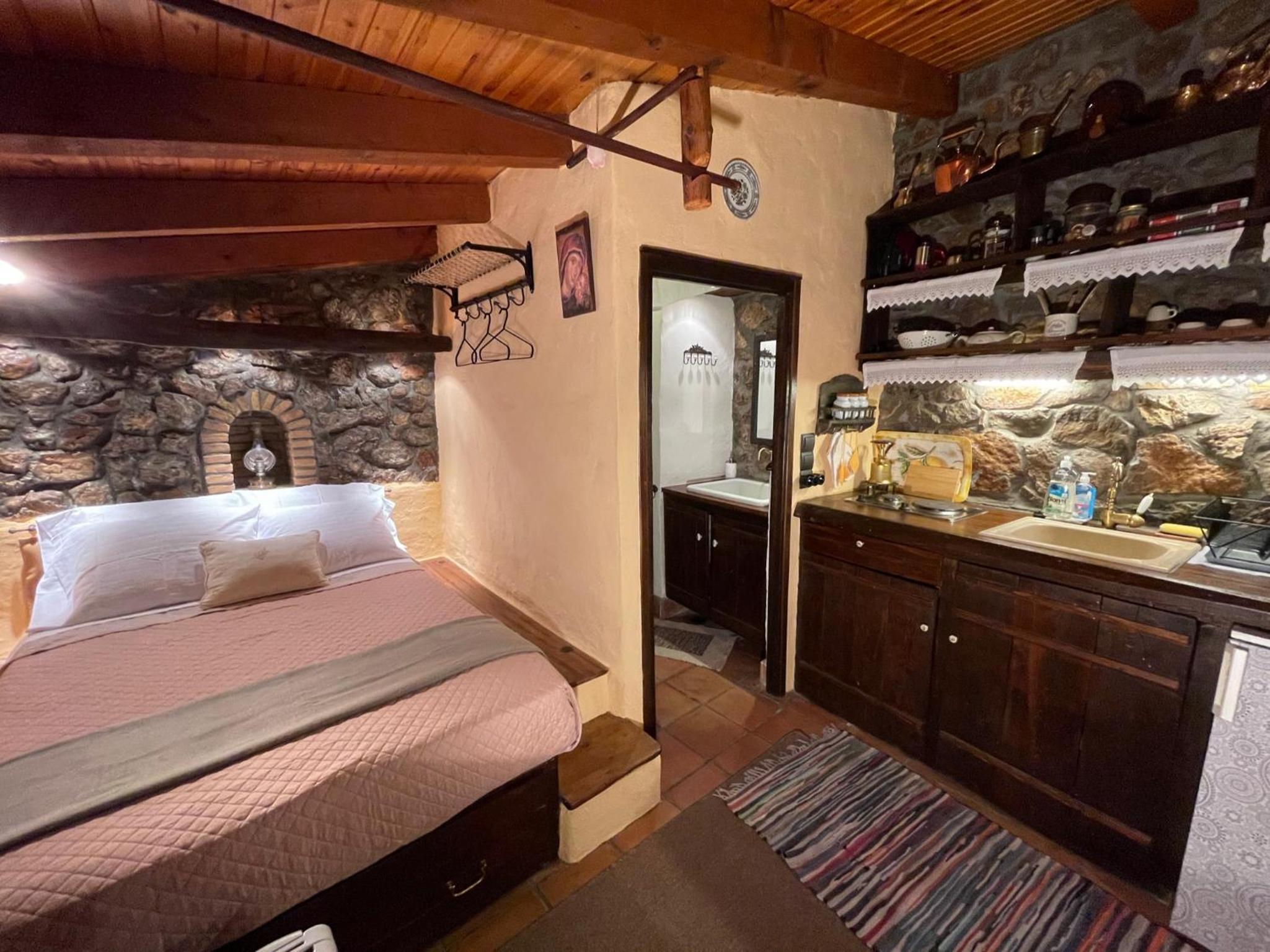 Agoriani Art Studio - Sweet little cottage photo 5