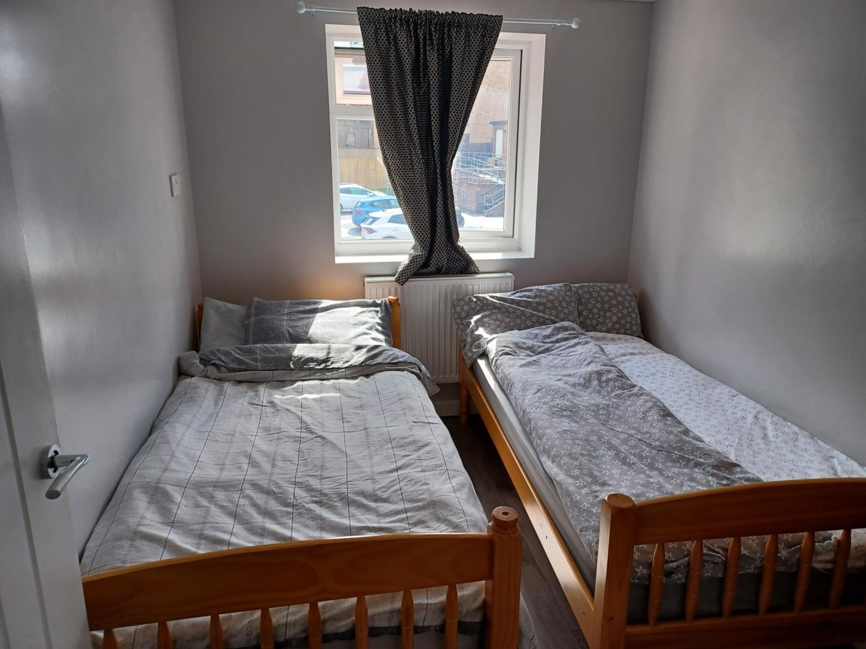 Bethel- beautiful new 1 bed house near Erith station view 2