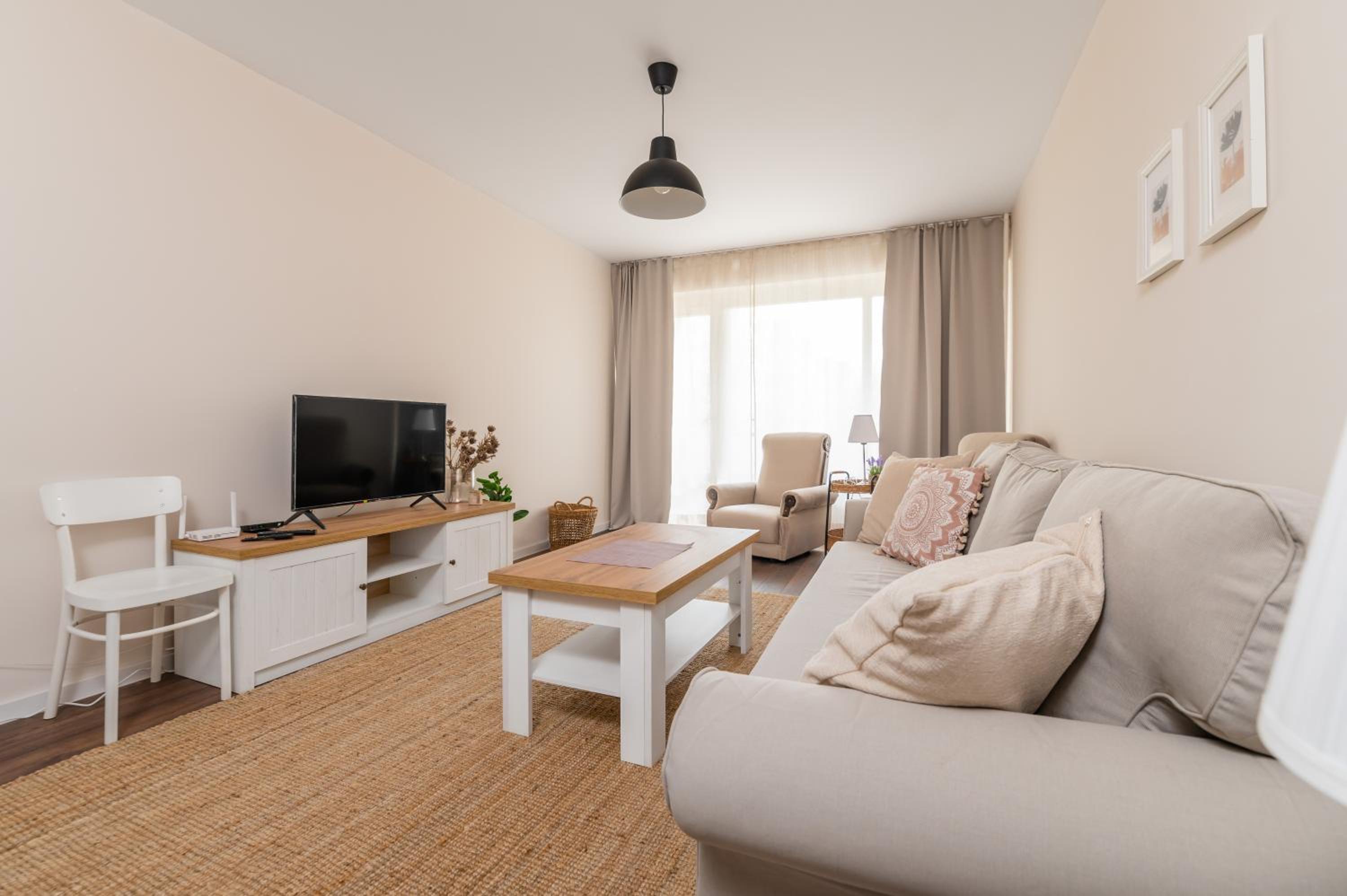 Homey 1-BD Apartment
