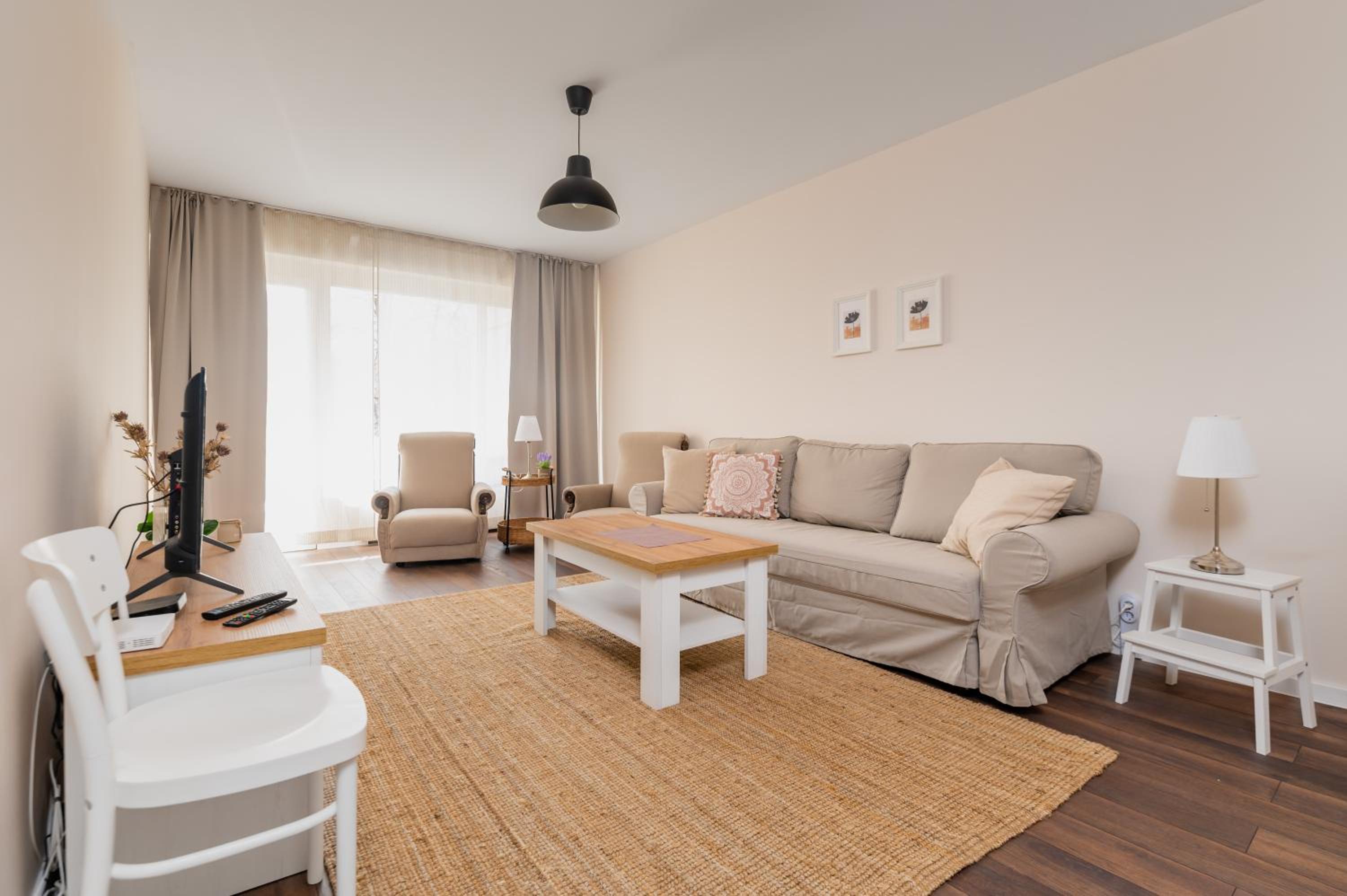 Homey 1-BD Apartment