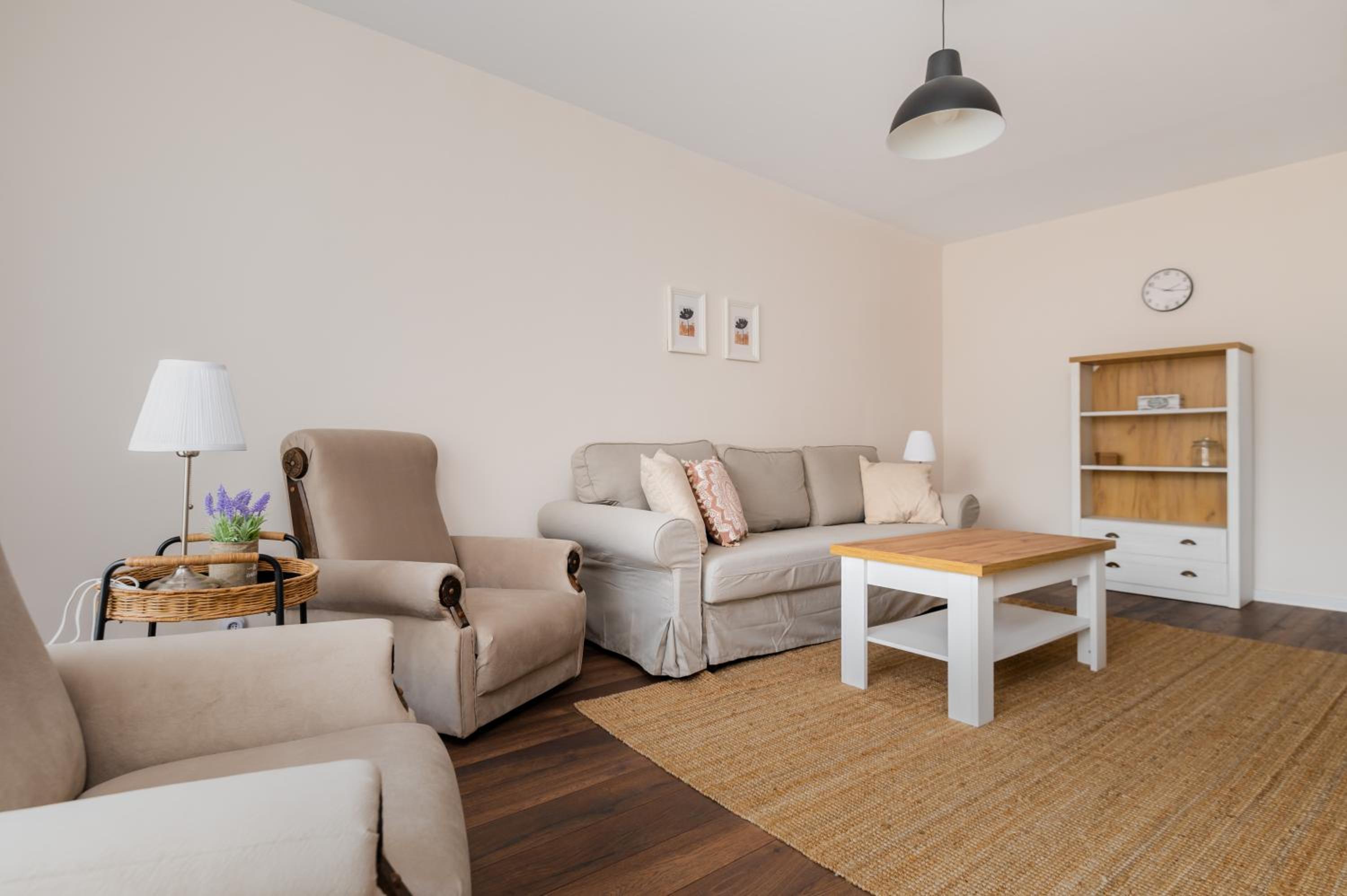 Homey 1-BD Apartment