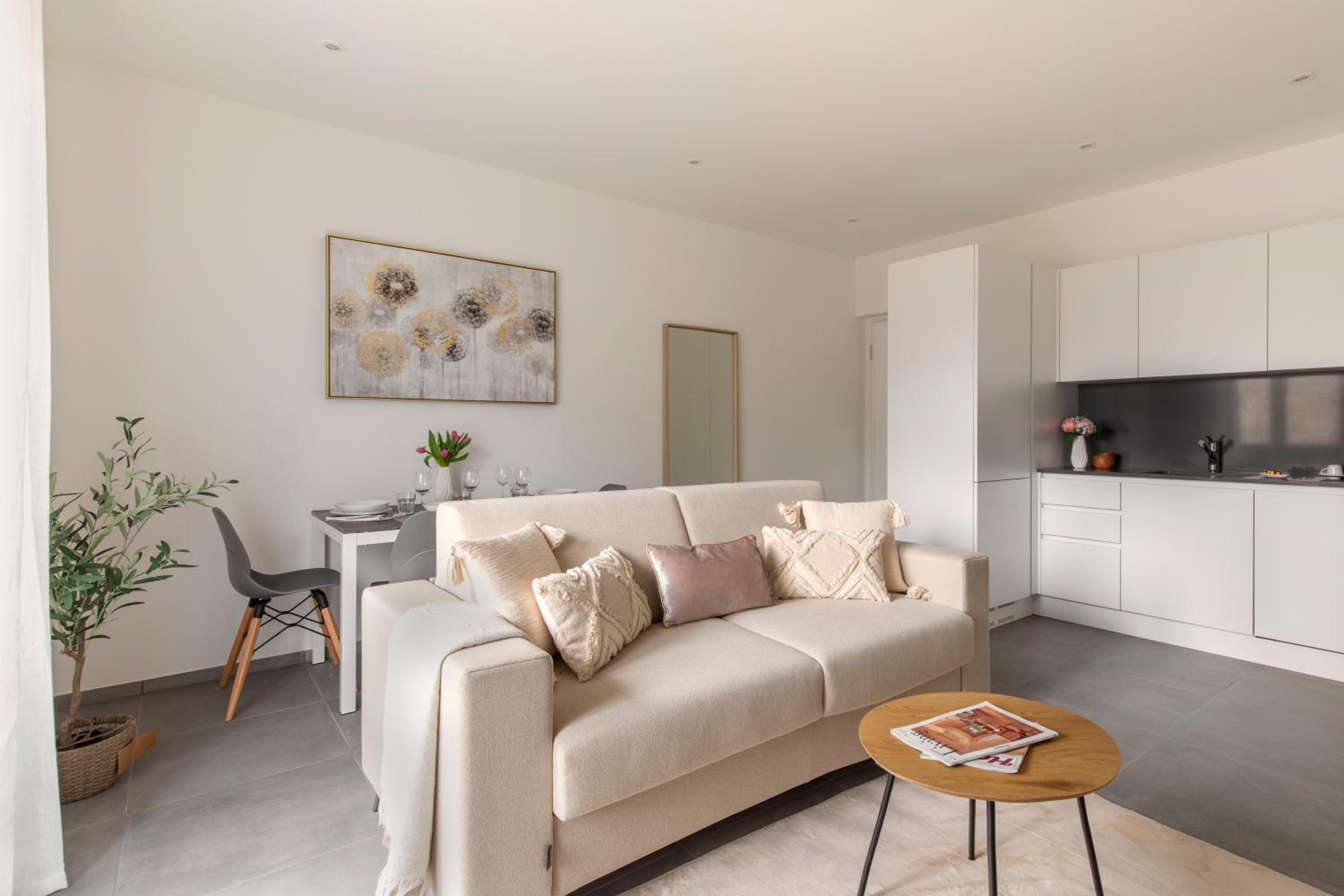 Lugano Superior Suites - Free Parking