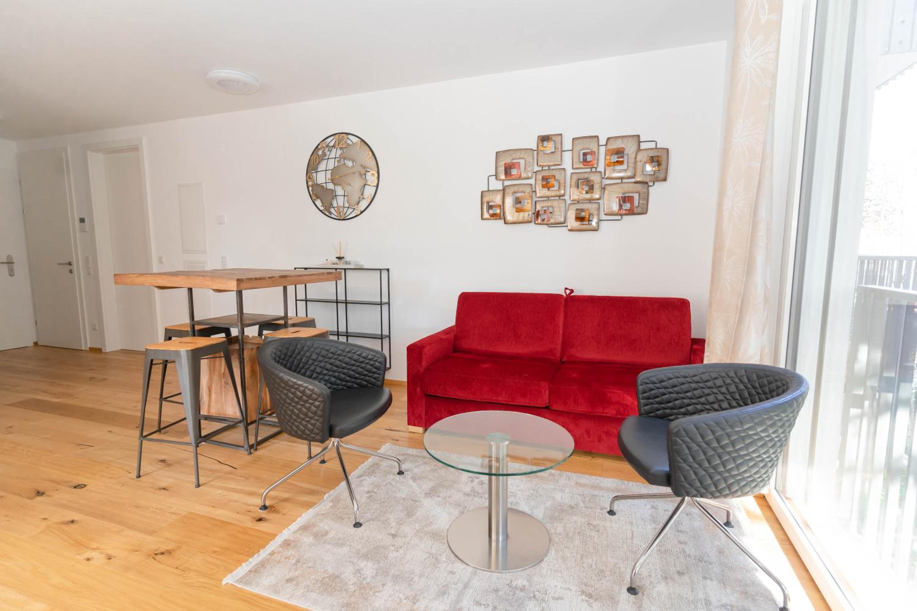 Luxurious apartment with big balcony near city center
