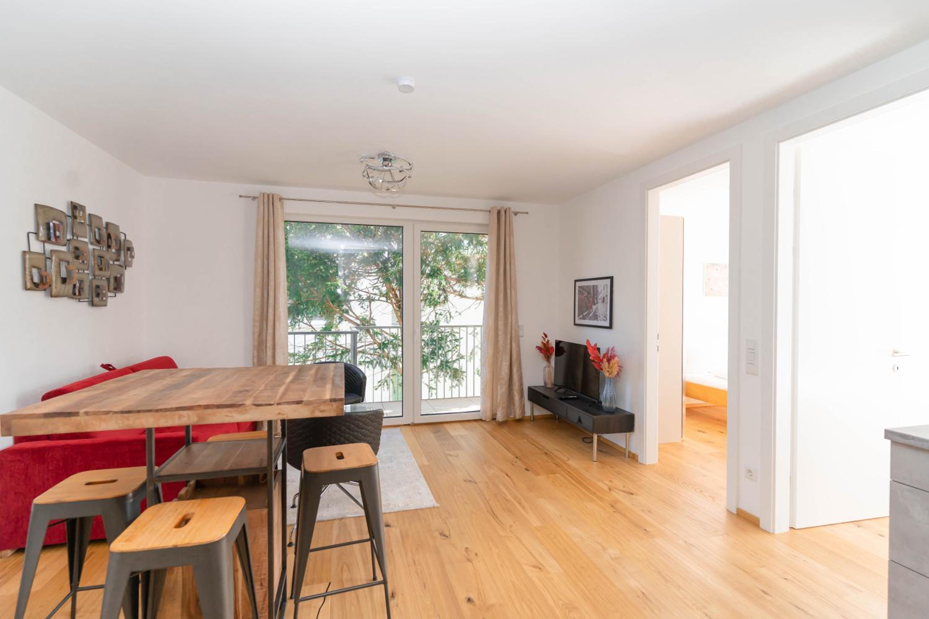 Luxurious apartment with big balcony near city center