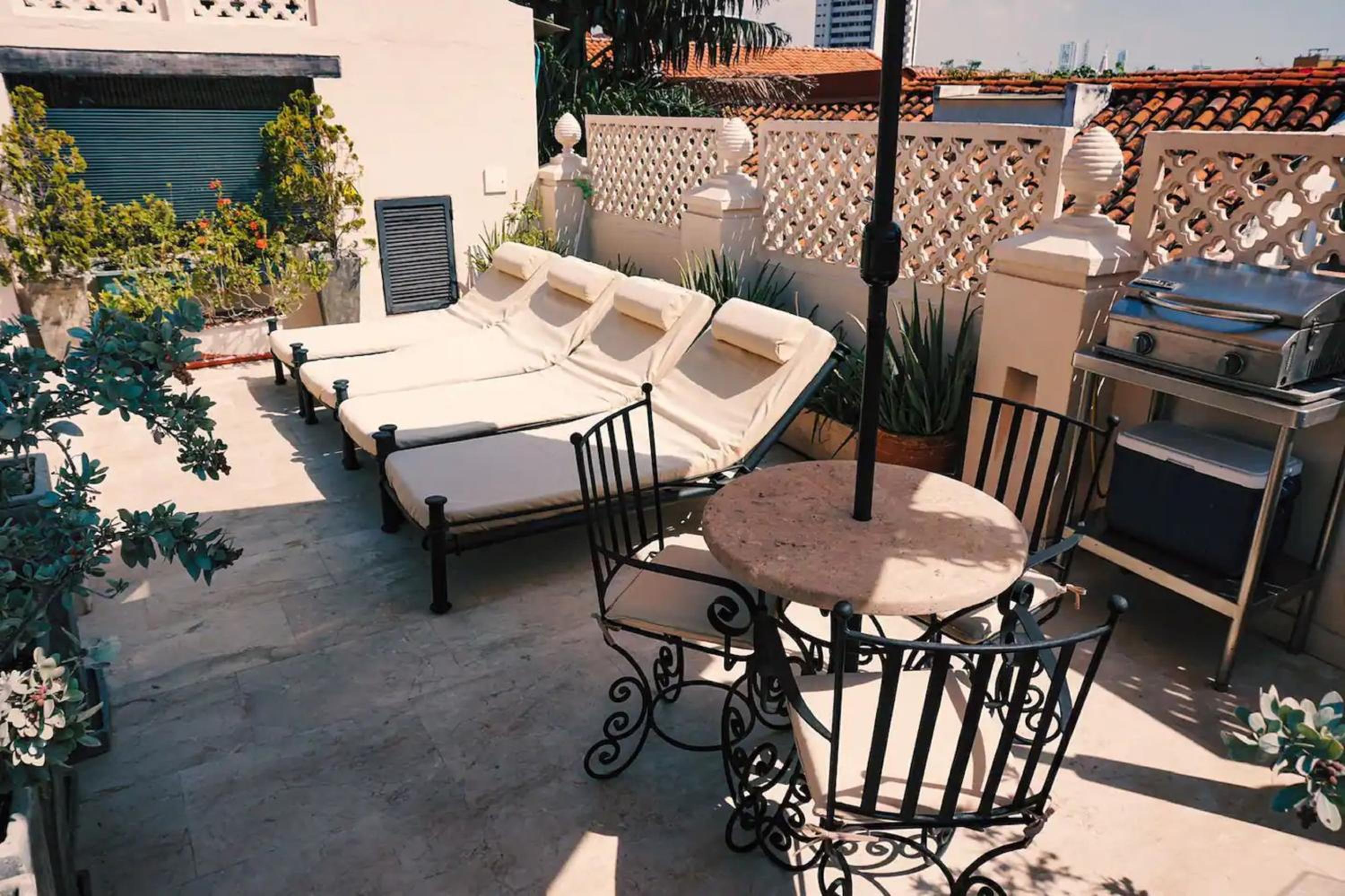 7ESP-4 CASA DE 7 HABITACIONES CON PISCINA Y WIFI EN EL CENTRO HISTORICO
