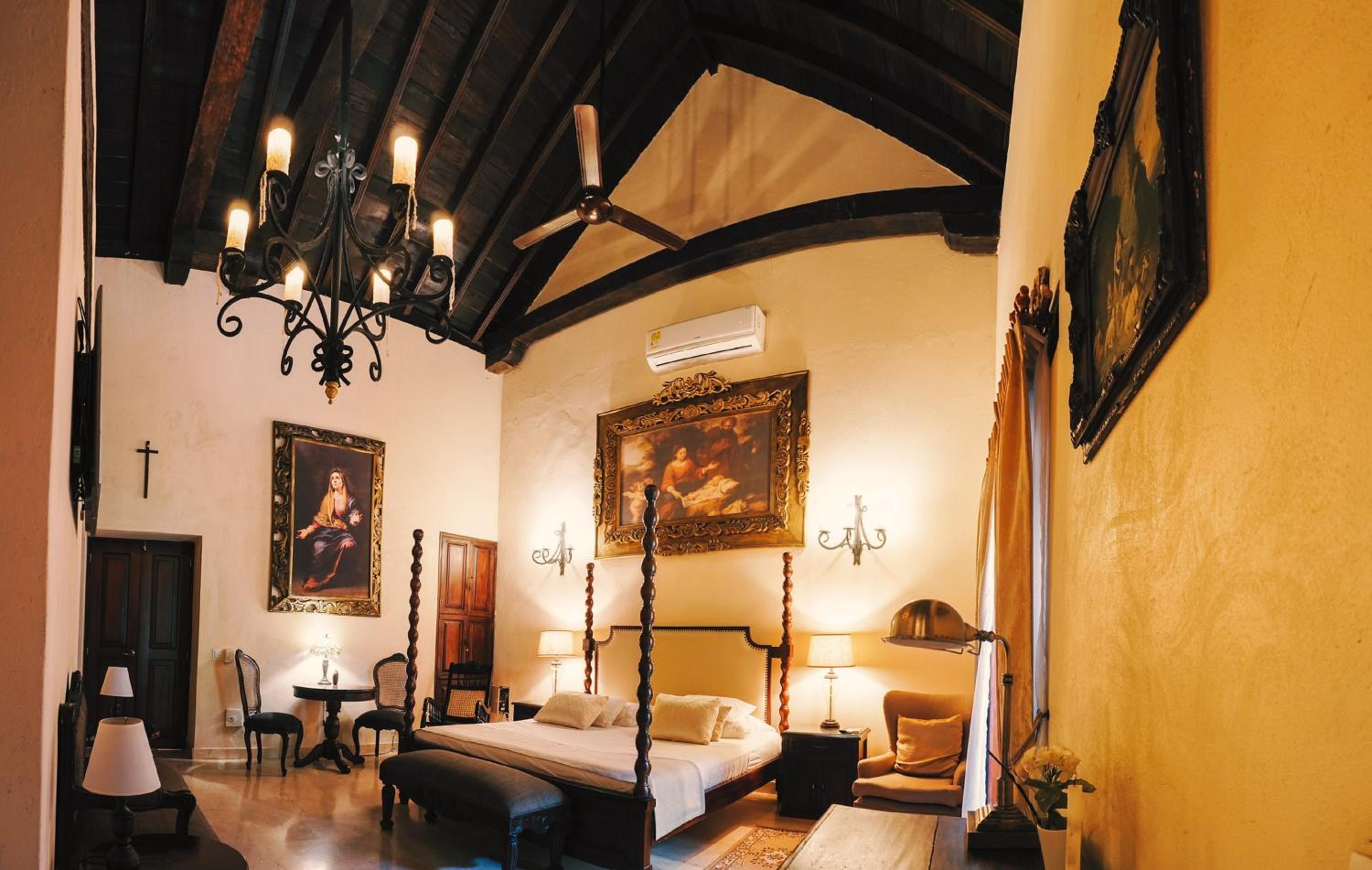 7ESP-4 CASA DE 7 HABITACIONES CON PISCINA Y WIFI EN EL CENTRO HISTORICO