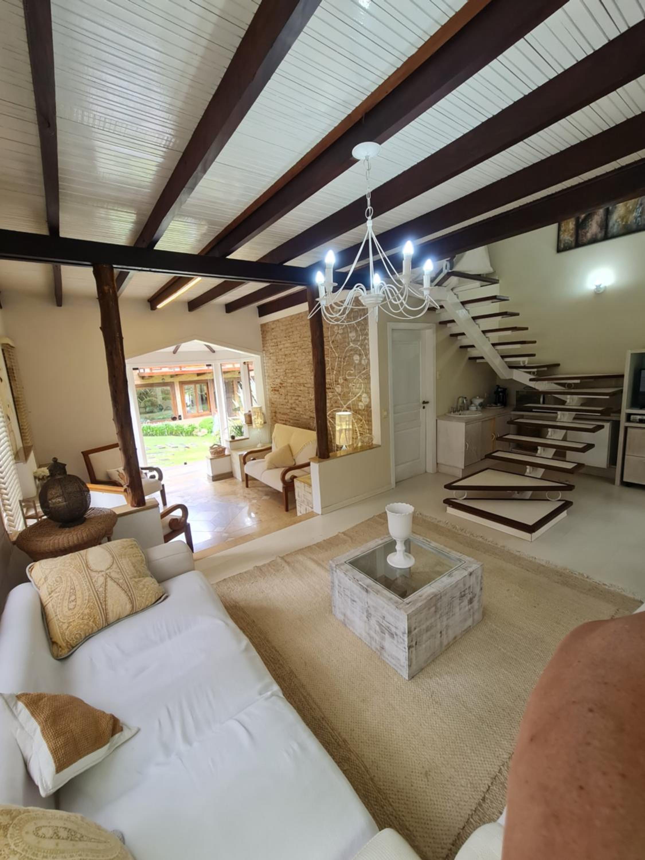 Casa em Campos do Jordão próximo do Capivari com 4 Suítes
