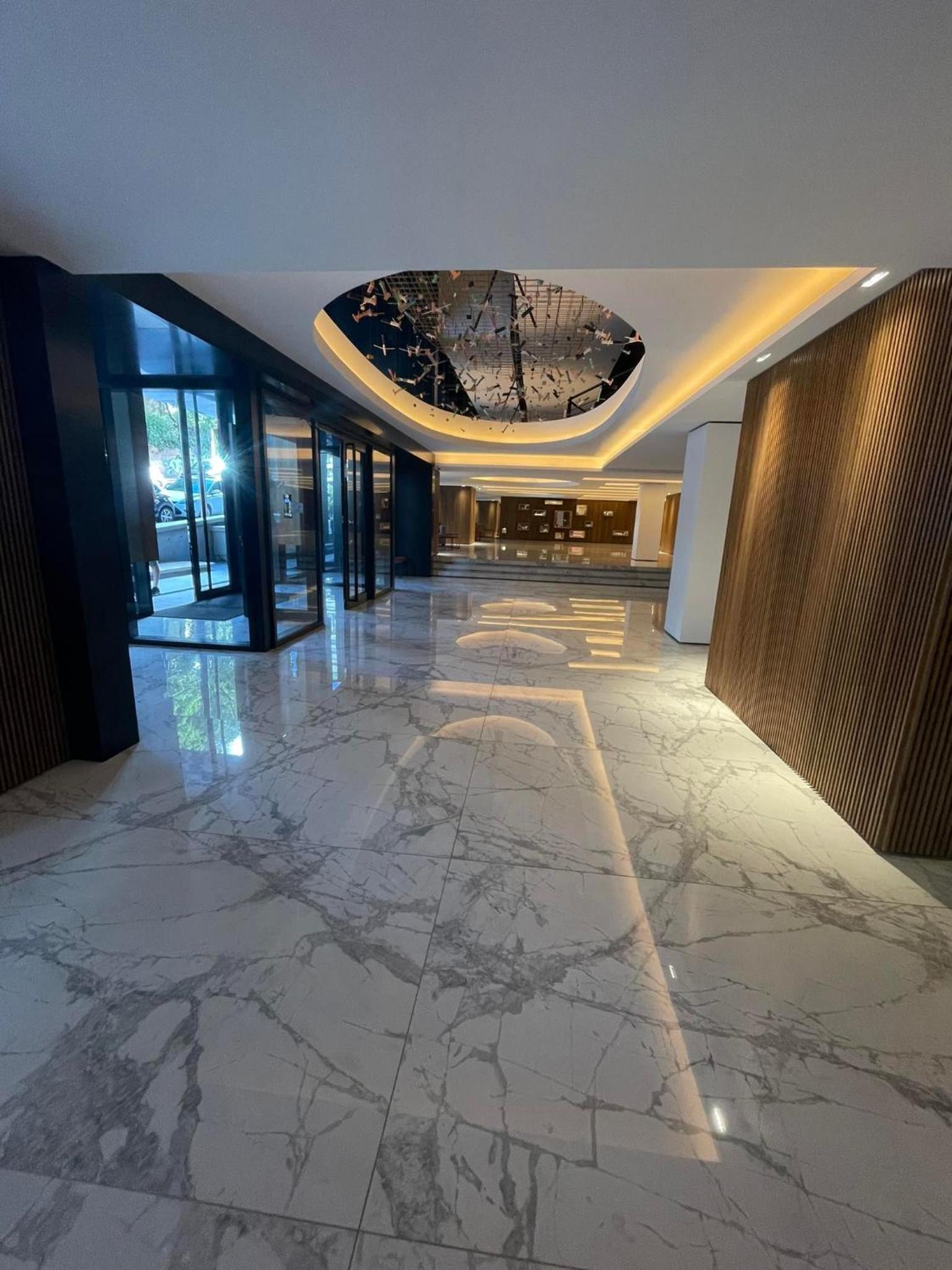 Nuevo Departamento de categoría de 2 ambientes con cochera, gimnasio, pileta climatizada y amenities premium en ROYAL PARK Mar del Plata, excelente ubicaci