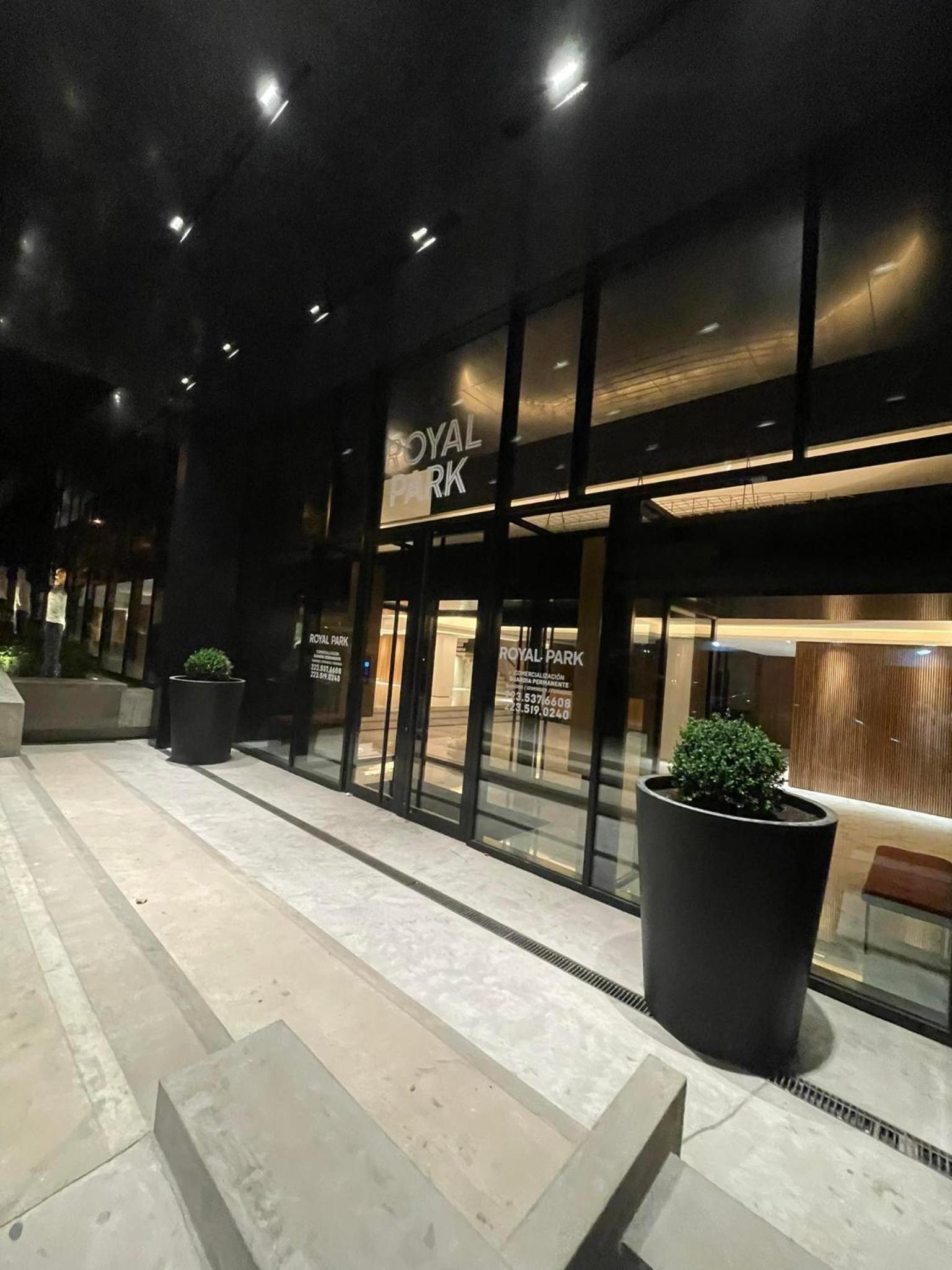 Nuevo Departamento de categoría de 2 ambientes con cochera, gimnasio, pileta climatizada y amenities premium en ROYAL PARK Mar del Plata, excelente ubicaci