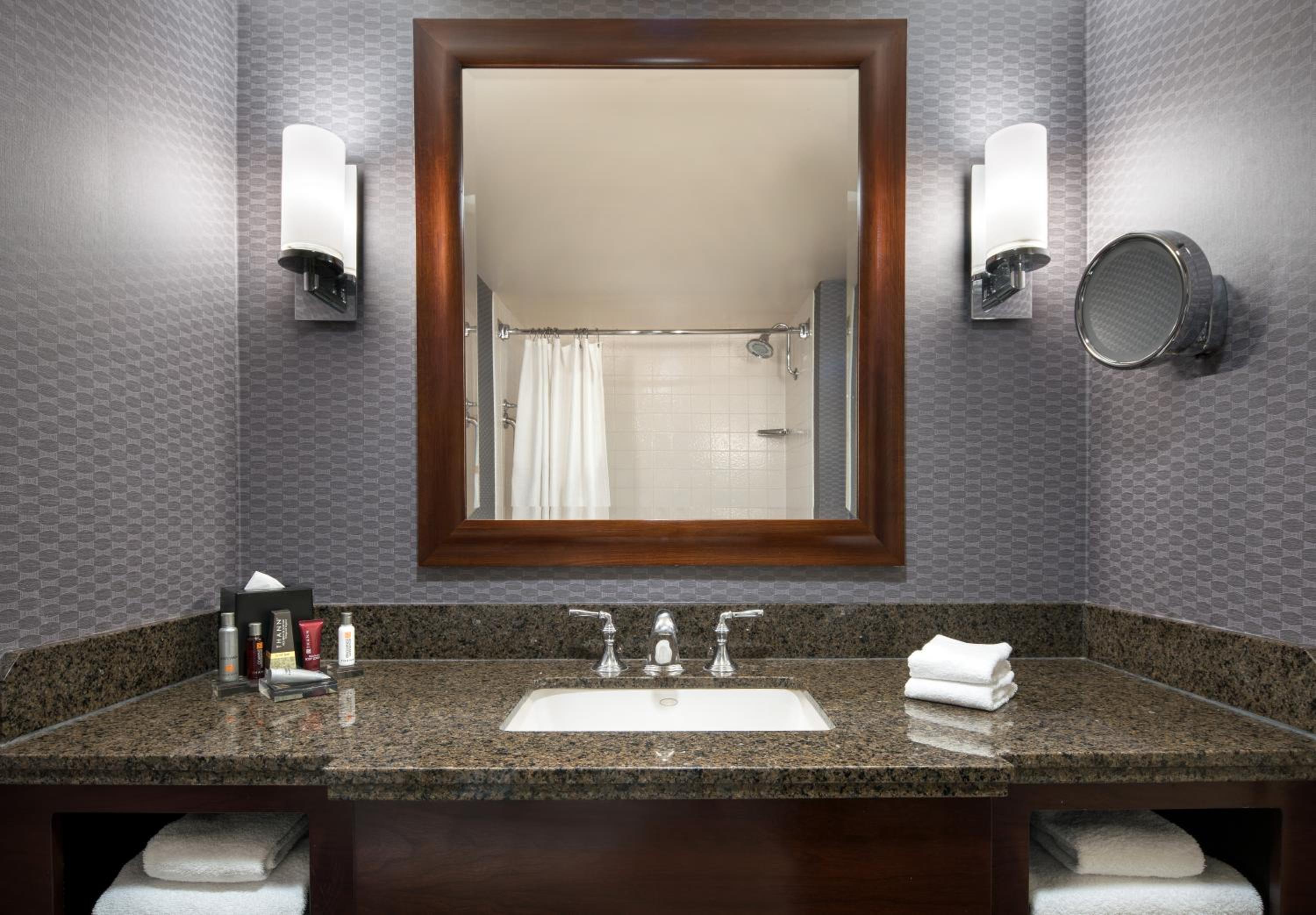 Three Rivers Vacations - Visalia Marriott at the Convention Center - Property Image 4