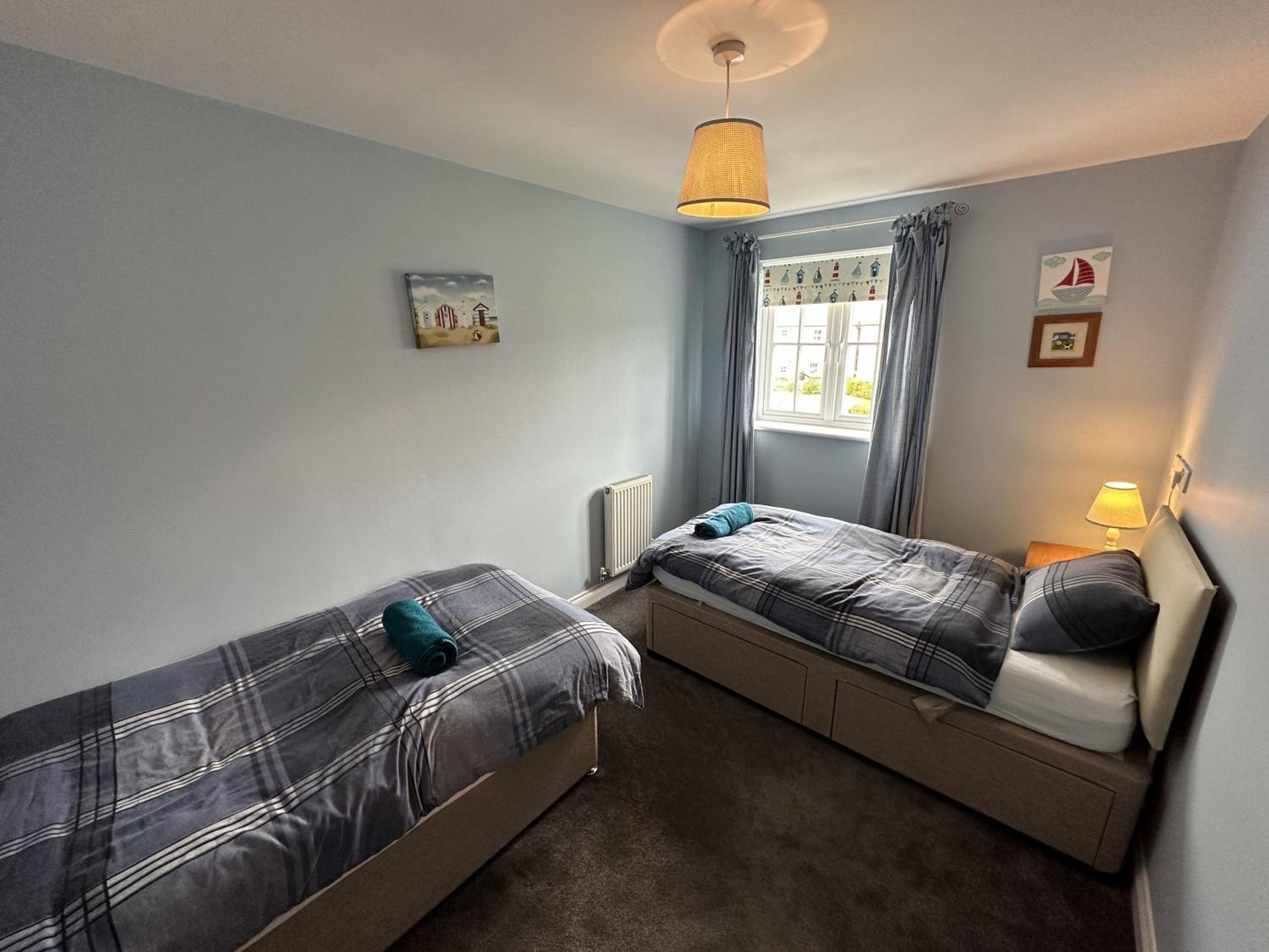 Spoonbill Cottage - Part of the The Bay Filey Holiday Village with pool, gym and direct beach access, pub, restaurant, tennis and meadows walks