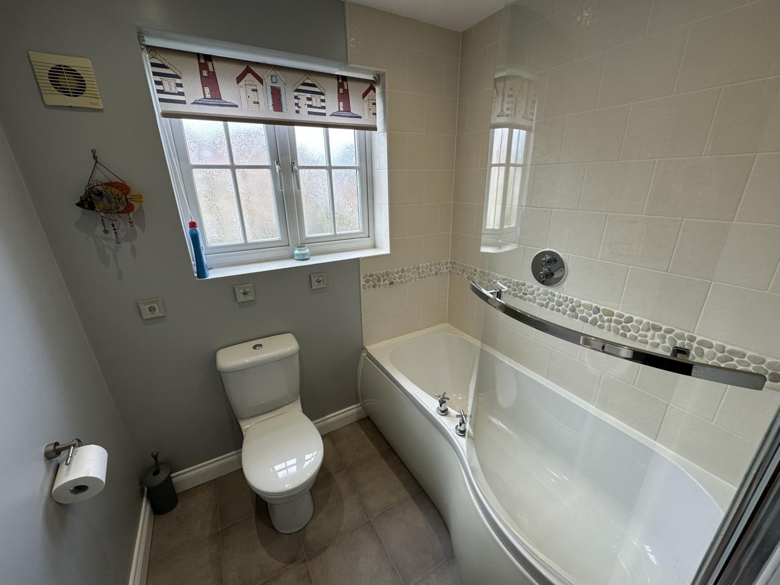 Spoonbill Cottage - Part of the The Bay Filey Holiday Village with pool, gym and direct beach access, pub, restaurant, tennis and meadows walks
