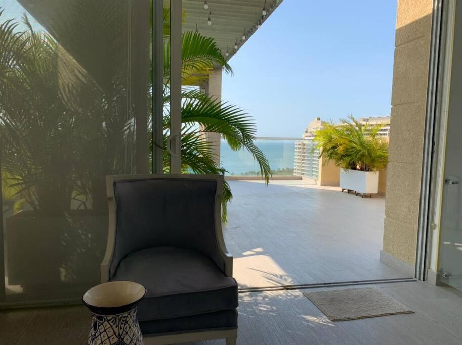 Amazing Penthouse ZAZUE