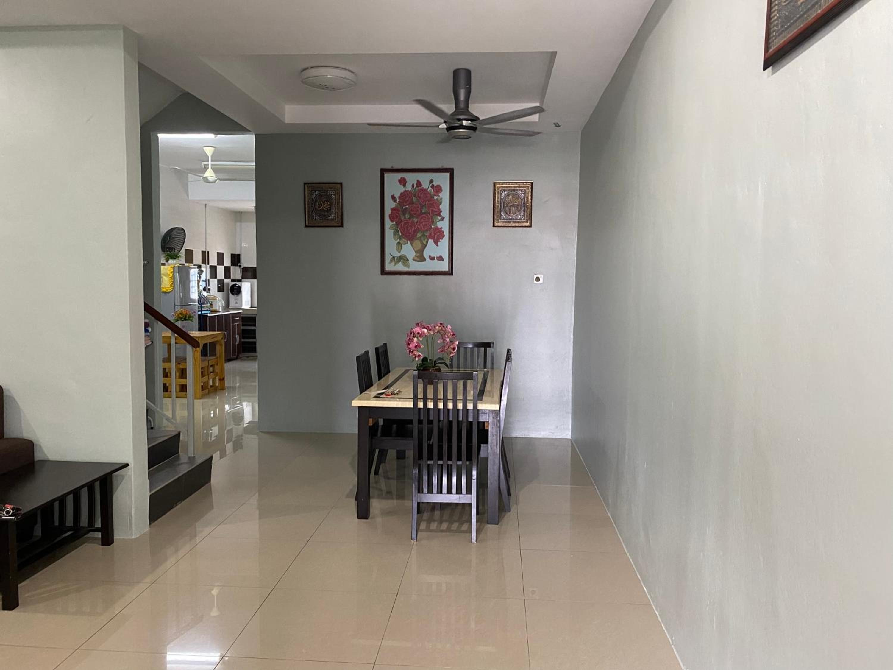 Makmur homestay photo 6
