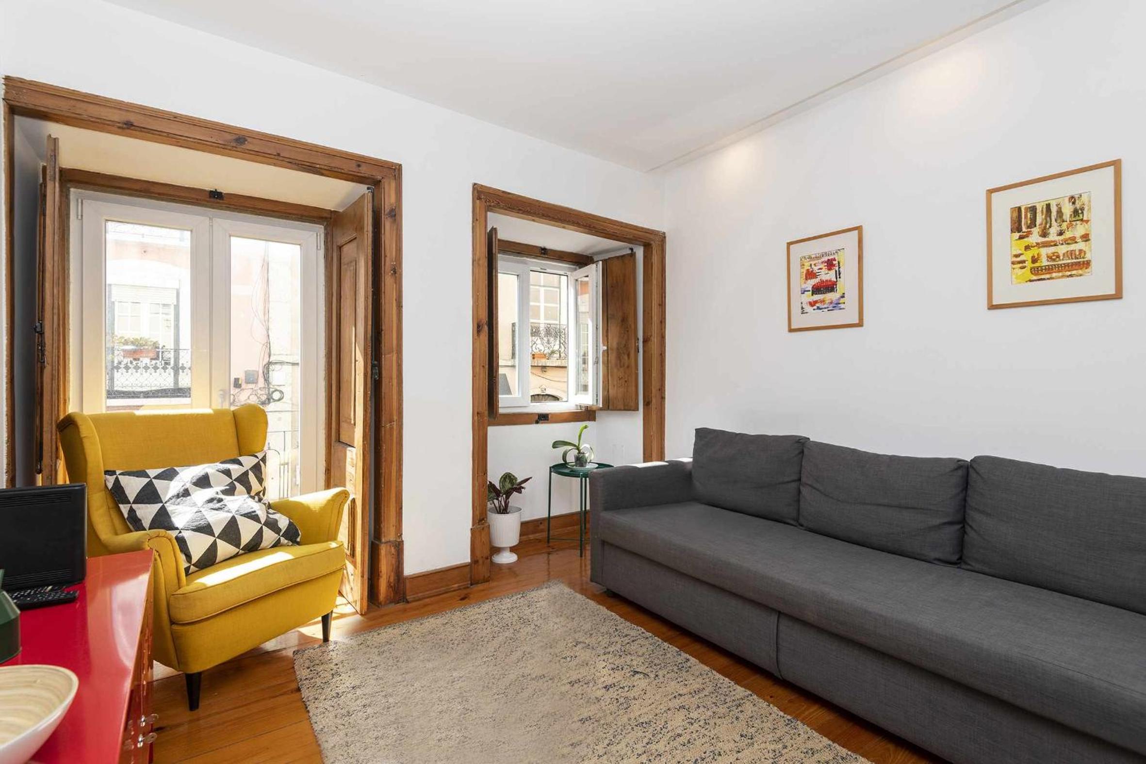 Typical Portuguese Apartment in São Bento view 2
