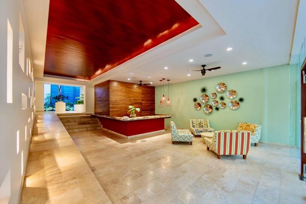 Luxury Condo between 5th Avenue and the Beach view 3