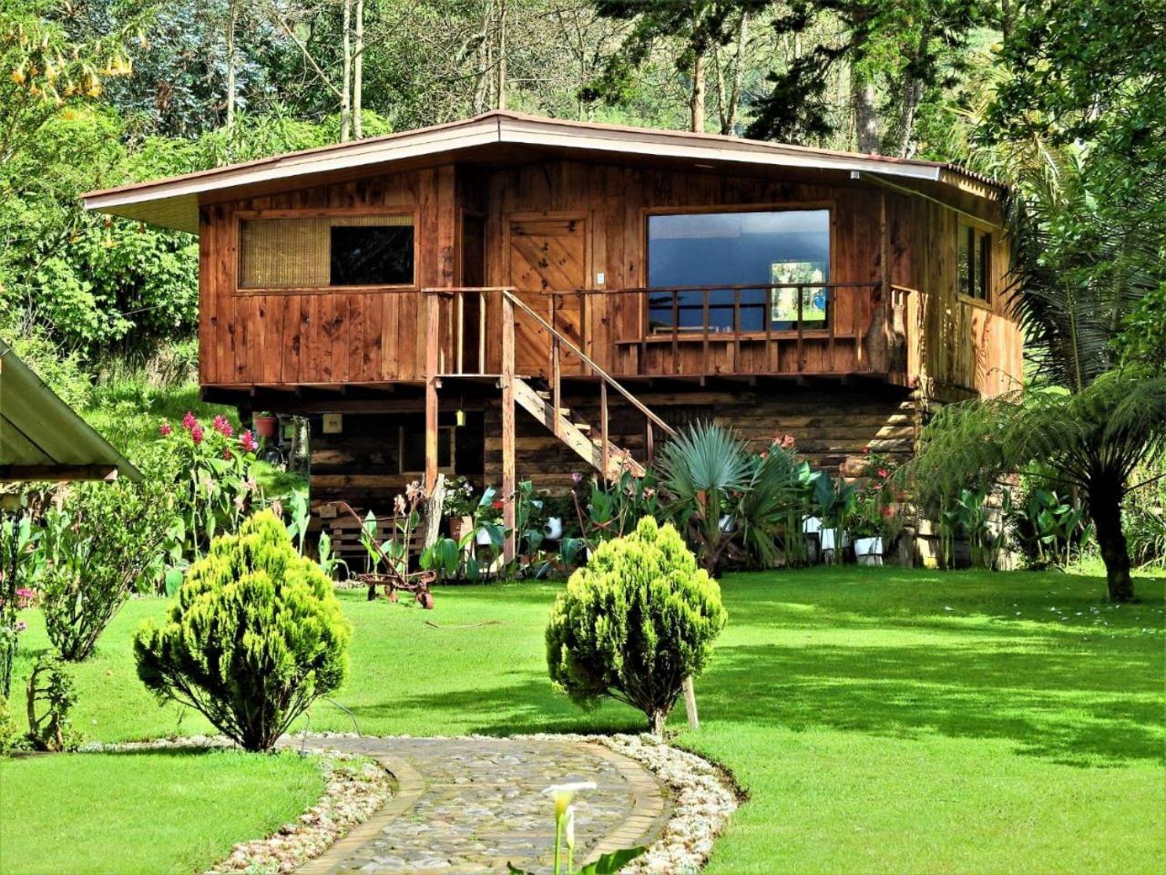 Hotel Leguaro refugio de colibríes - Image 1