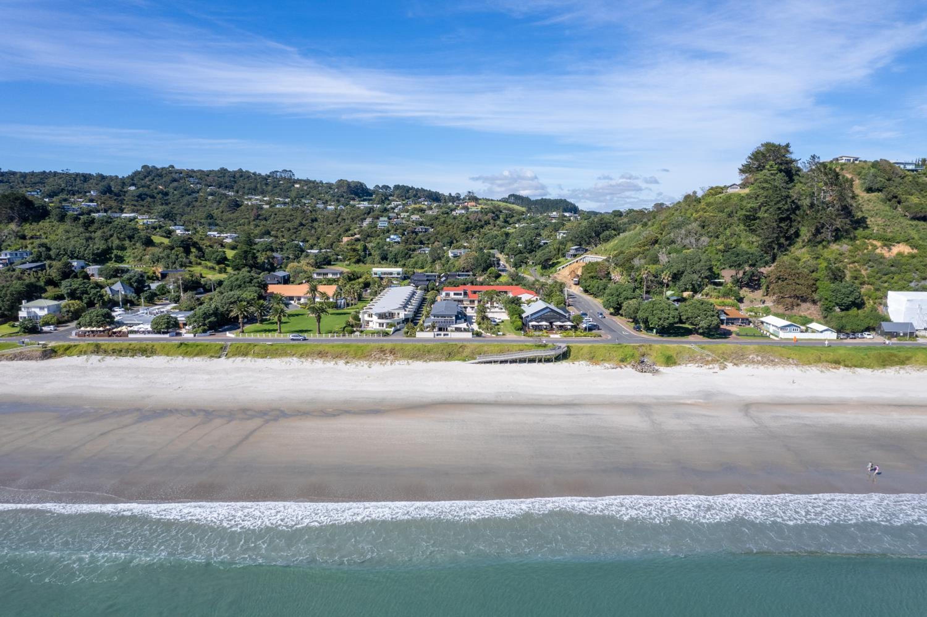Black House Onetangi Beach