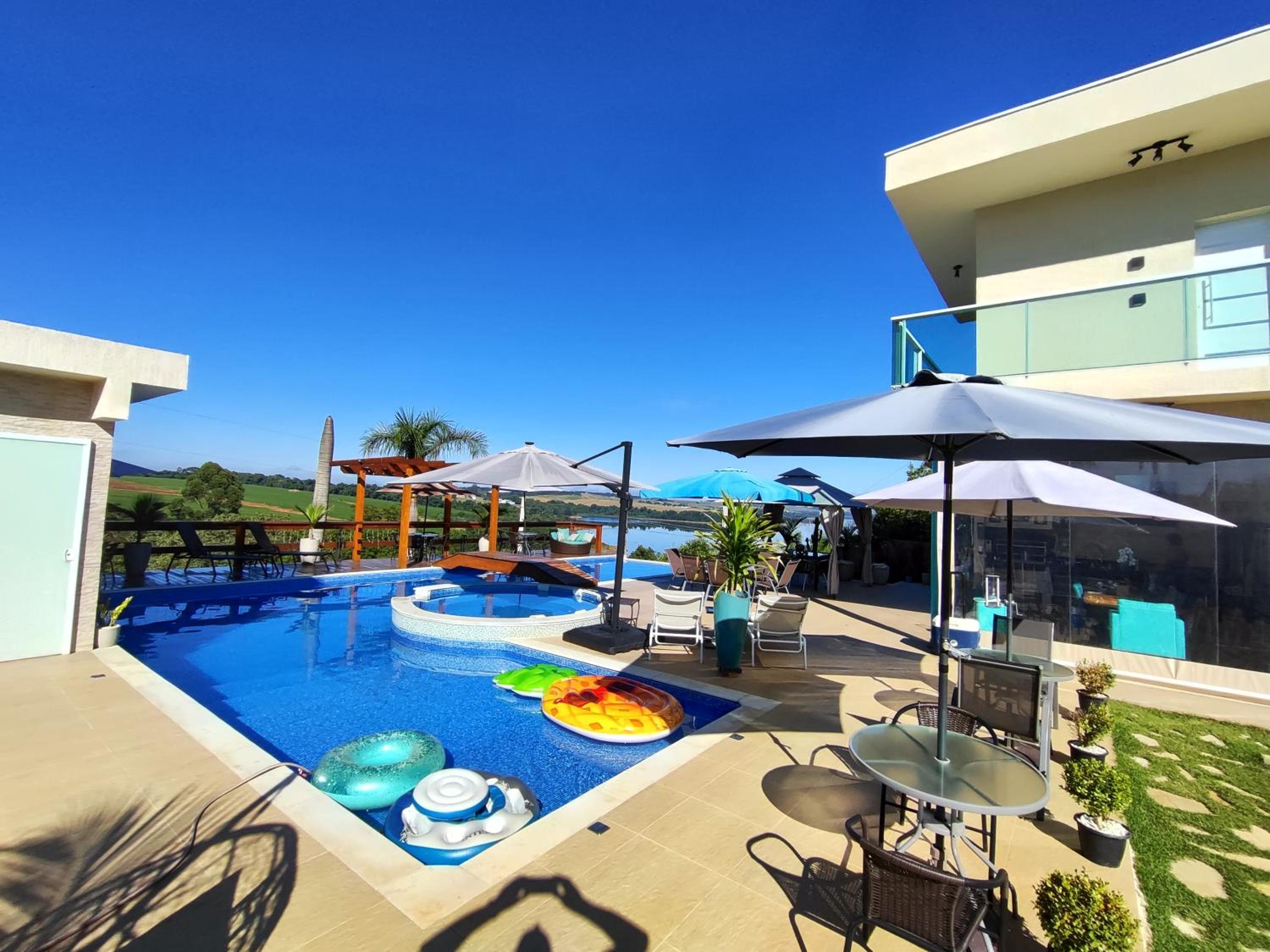 Chácara Arena JK com Piscina integrada com Sauna e Hidromassagem