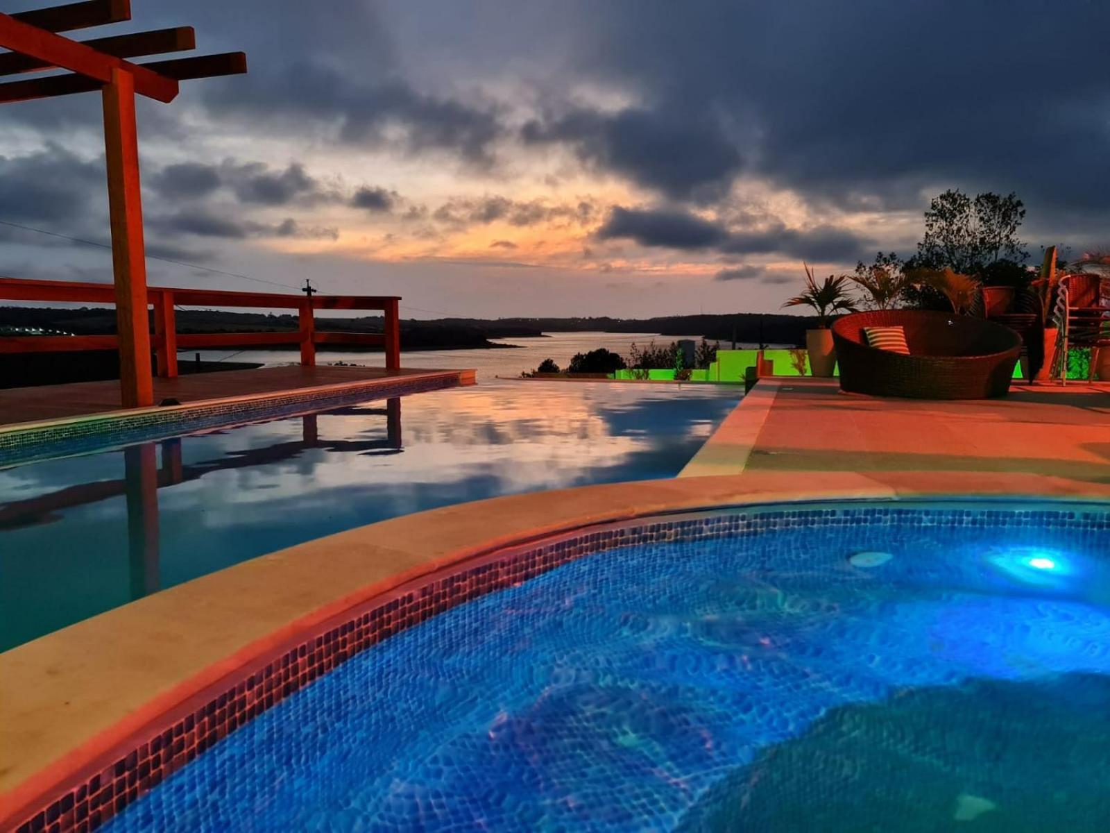 Chácara Arena JK com Piscina integrada com Sauna e Hidromassagem
