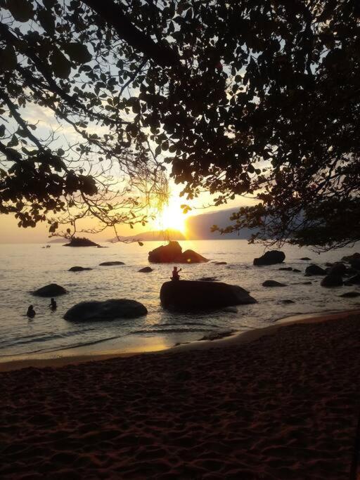 Ilhabela 1 verde Praia do Julião suíte a 70 m da areia